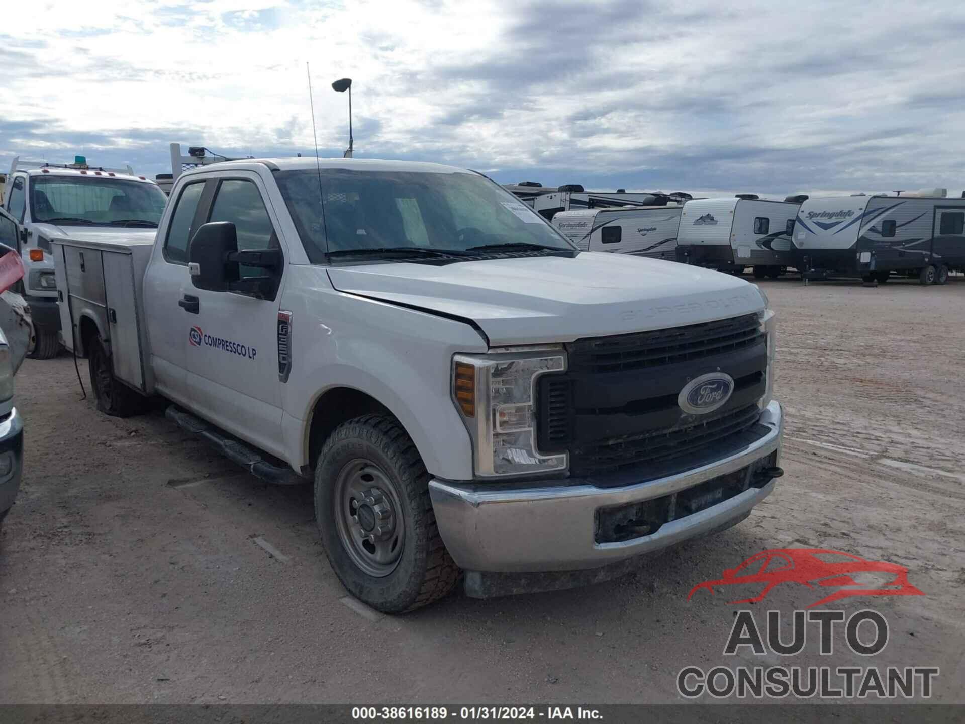 FORD F-350 2019 - 1FD8X3A67KEE93390