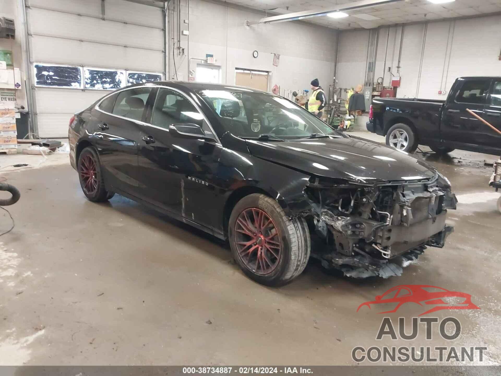 CHEVROLET MALIBU 2018 - 1G1ZD5ST5JF187999