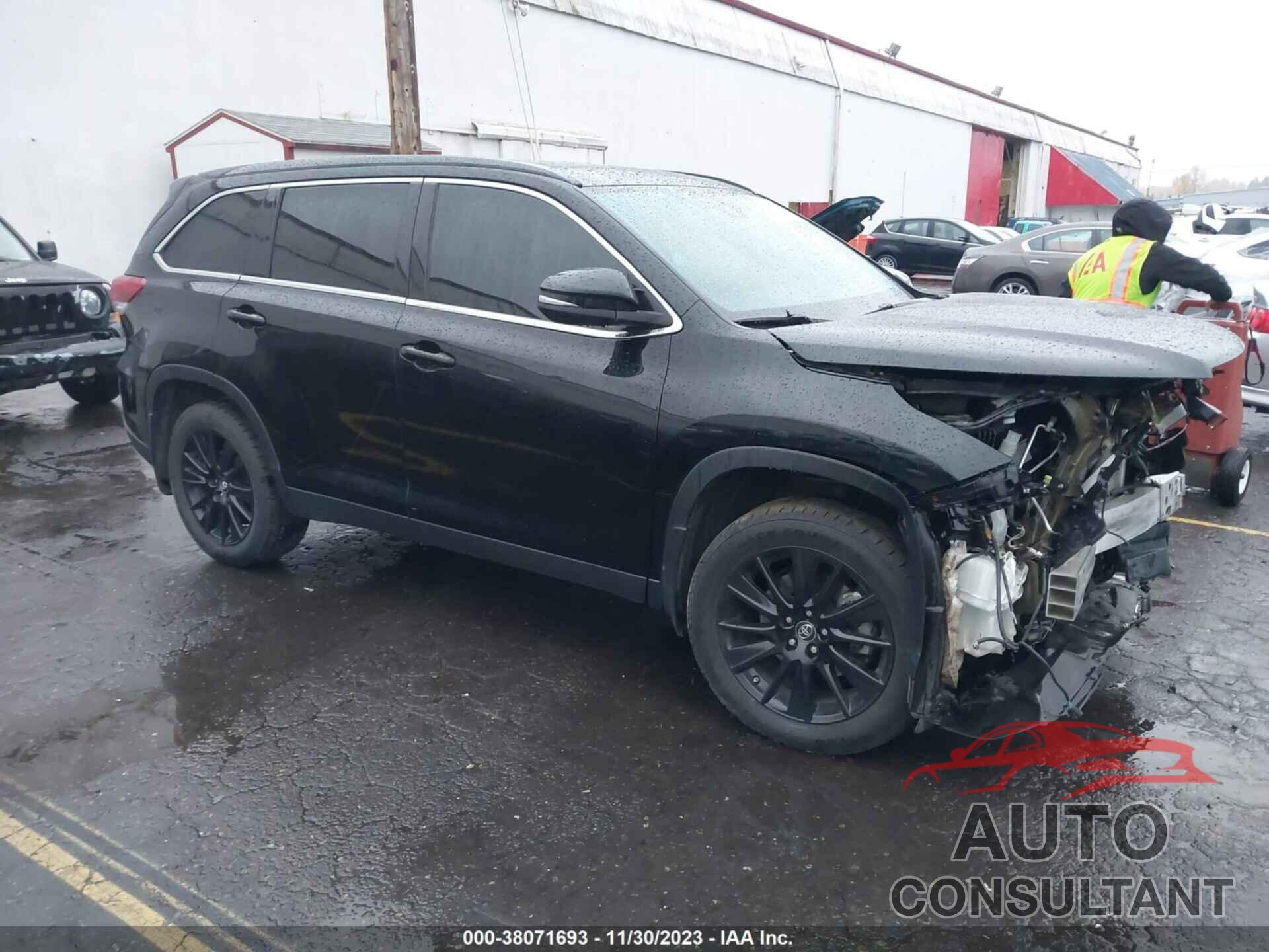 TOYOTA HIGHLANDER 2019 - 5TDJZRFH5KS573486