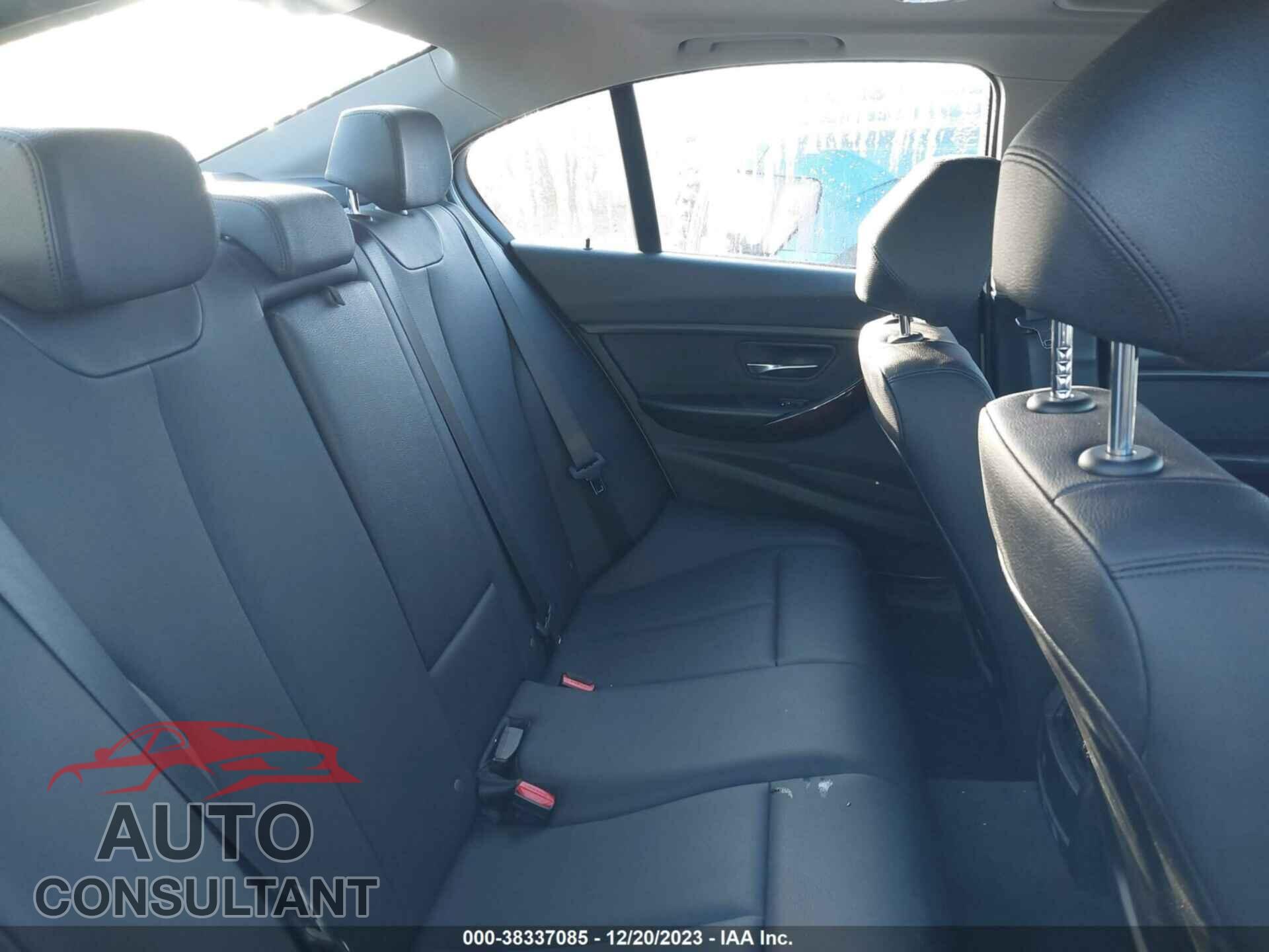 BMW 320I 2016 - WBA8A3C55GK551996