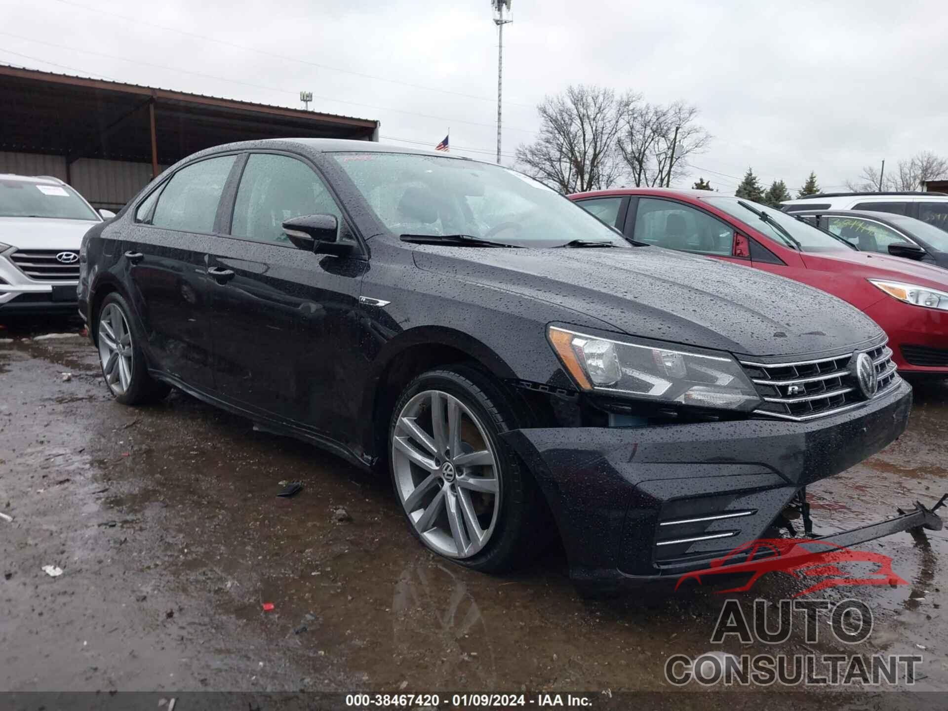 VOLKSWAGEN PASSAT 2018 - 1VWAA7A33JC026379