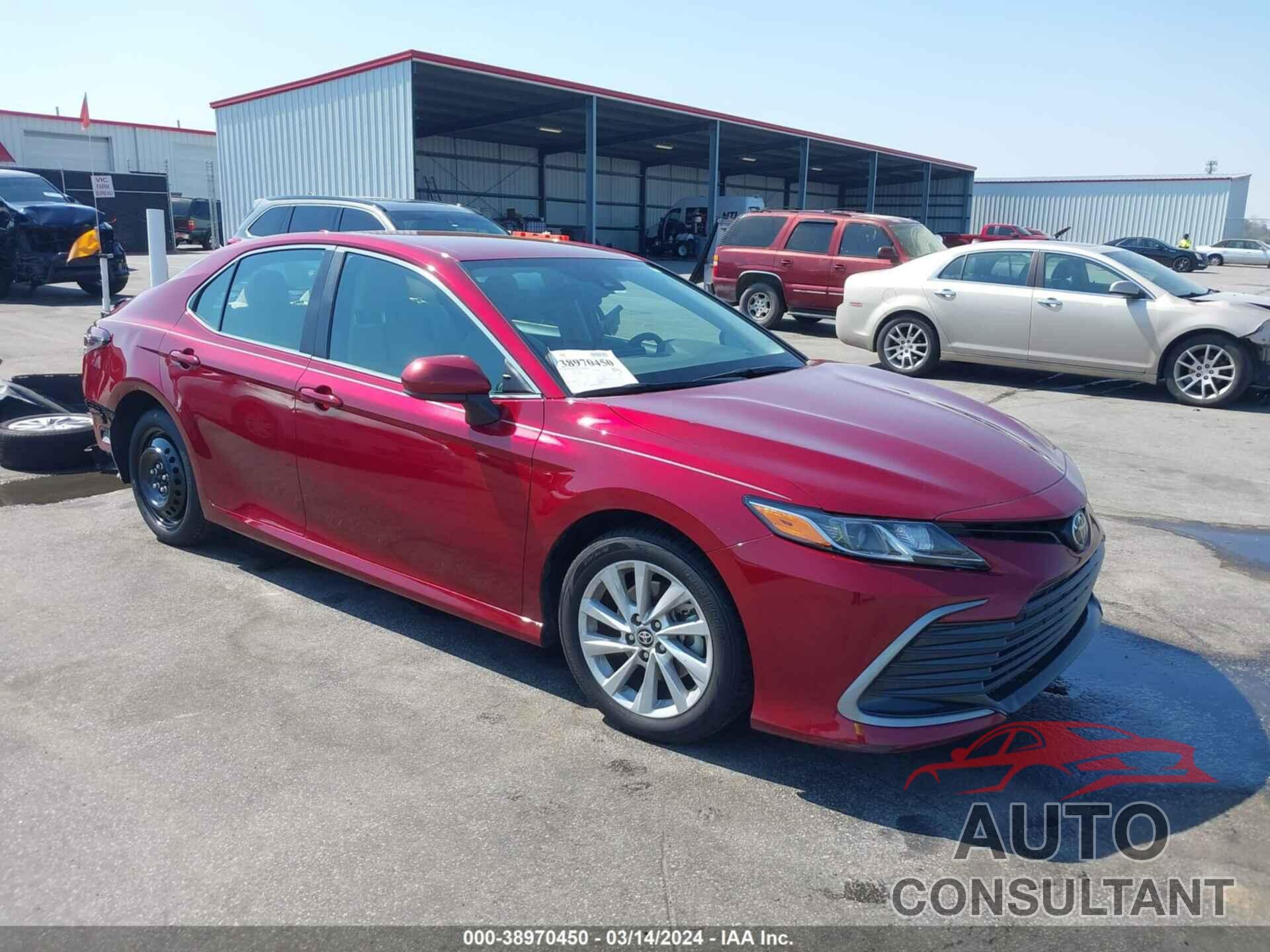 TOYOTA CAMRY 2022 - 4T1C11AK9NU050942