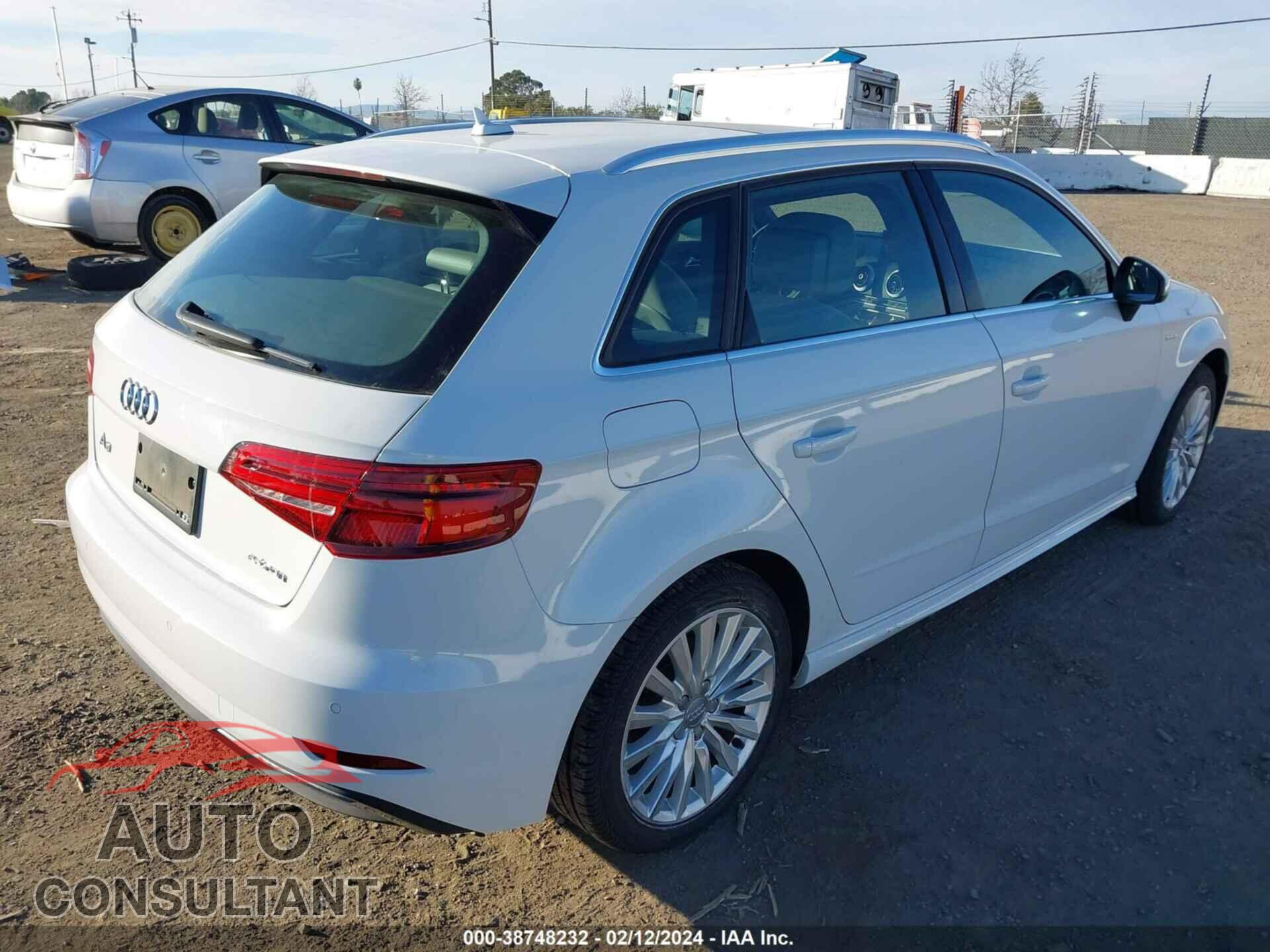 AUDI A3 E-TRON 2018 - WAUTPBFF5JA071400