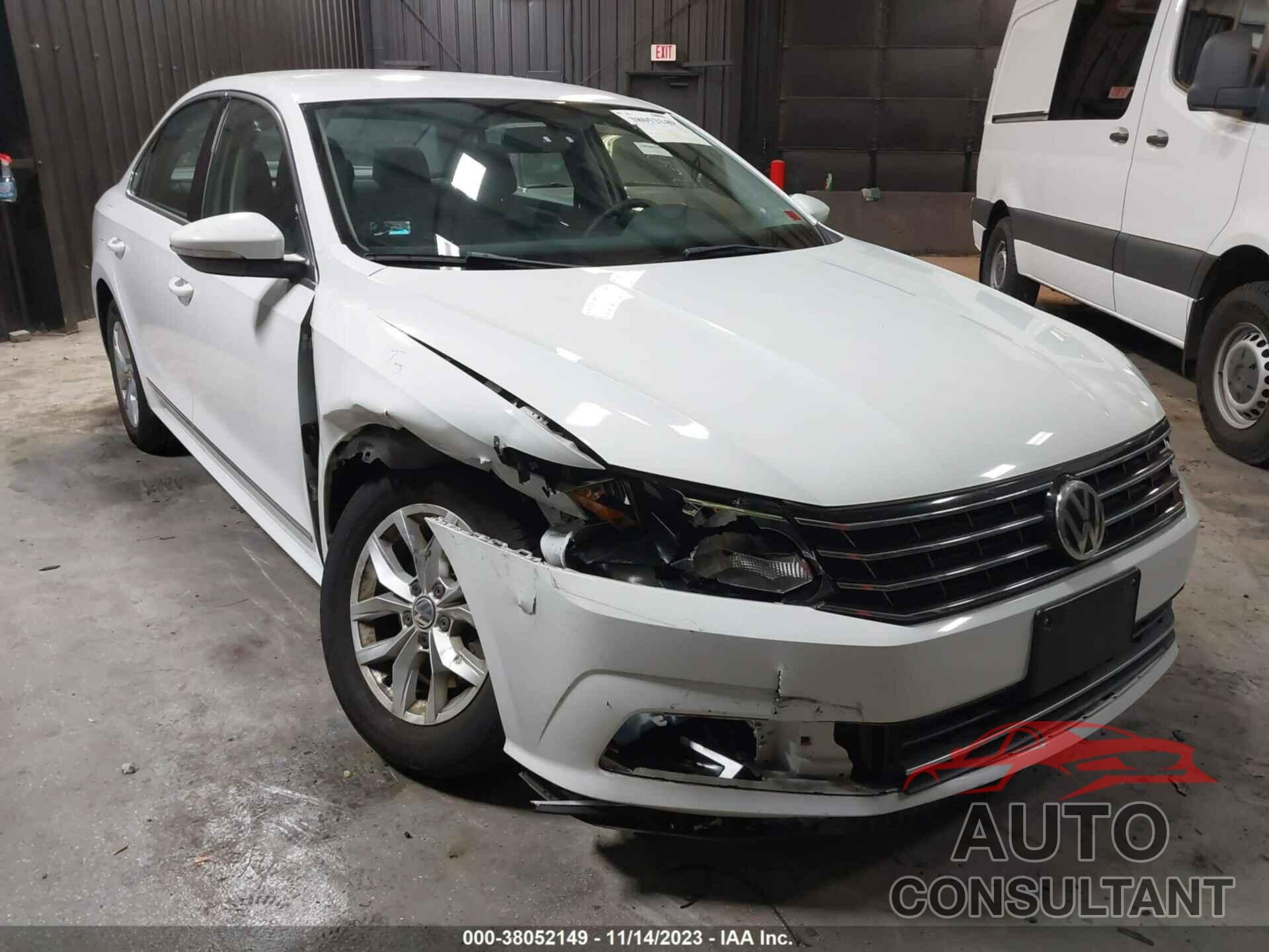 VOLKSWAGEN PASSAT 2017 - 1VWAT7A31HC021119