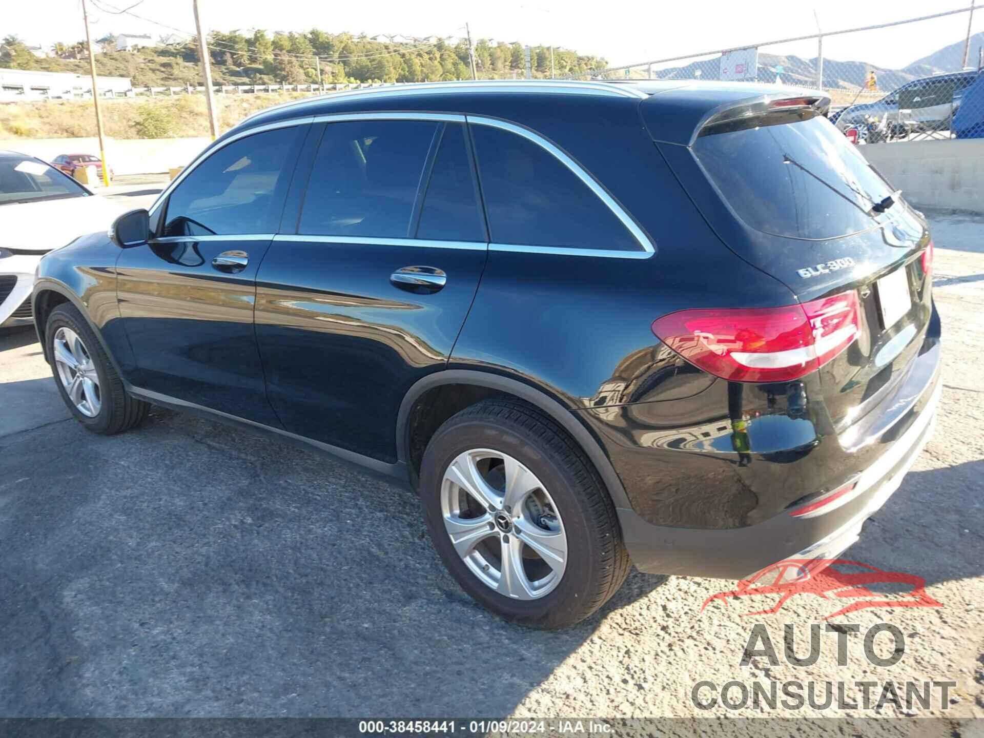 MERCEDES-BENZ GLC 300 2018 - WDC0G4KBXJV099796