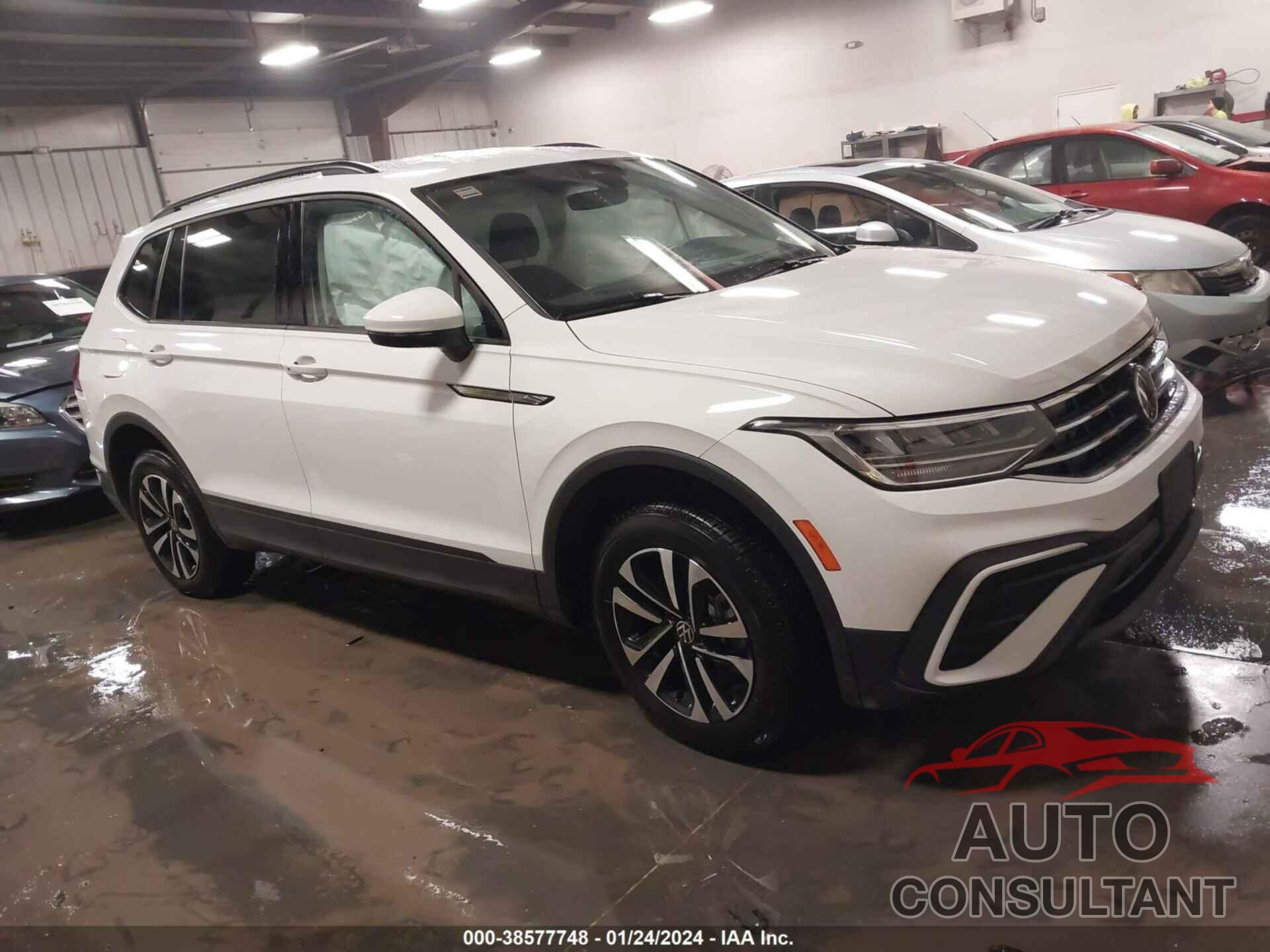 VOLKSWAGEN TIGUAN 2023 - 3VVFB7AX1PM009498