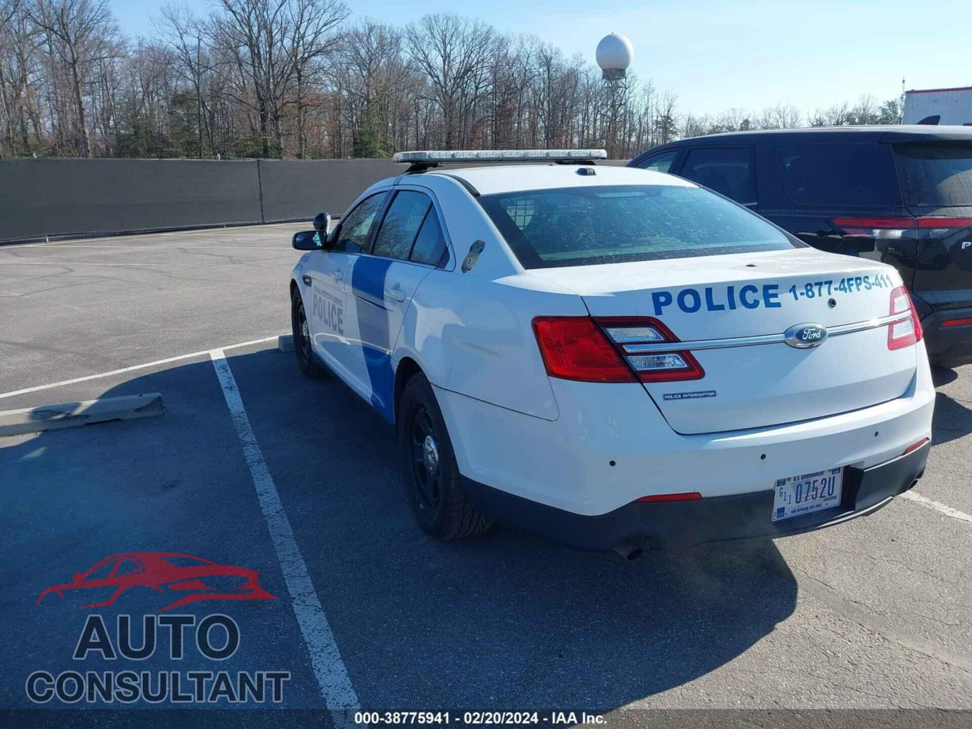 FORD TAURUS 2017 - 1FAHP2L80HG105965