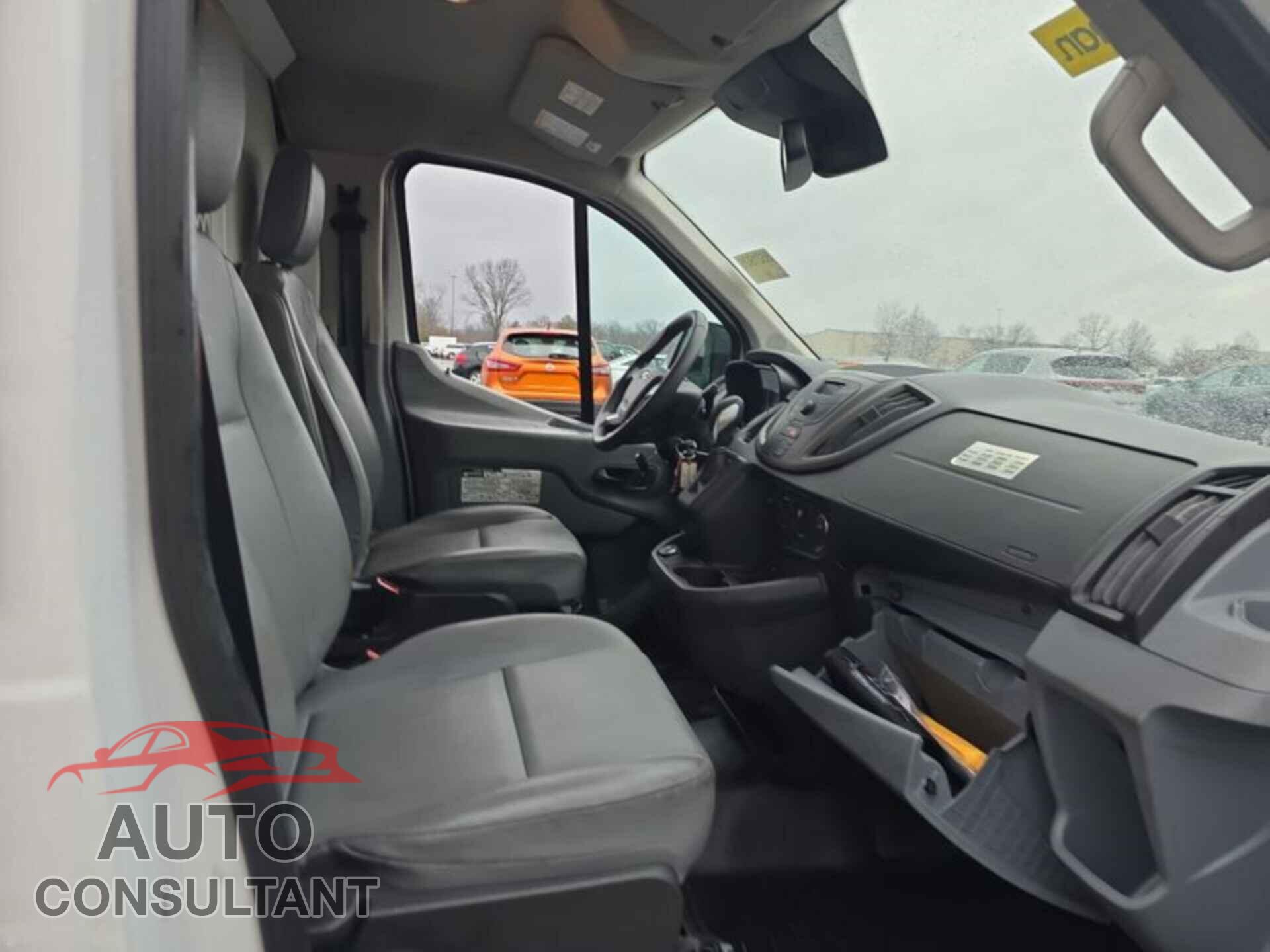 FORD TRANSIT 2018 - 1FTYR2YM5JKA33044