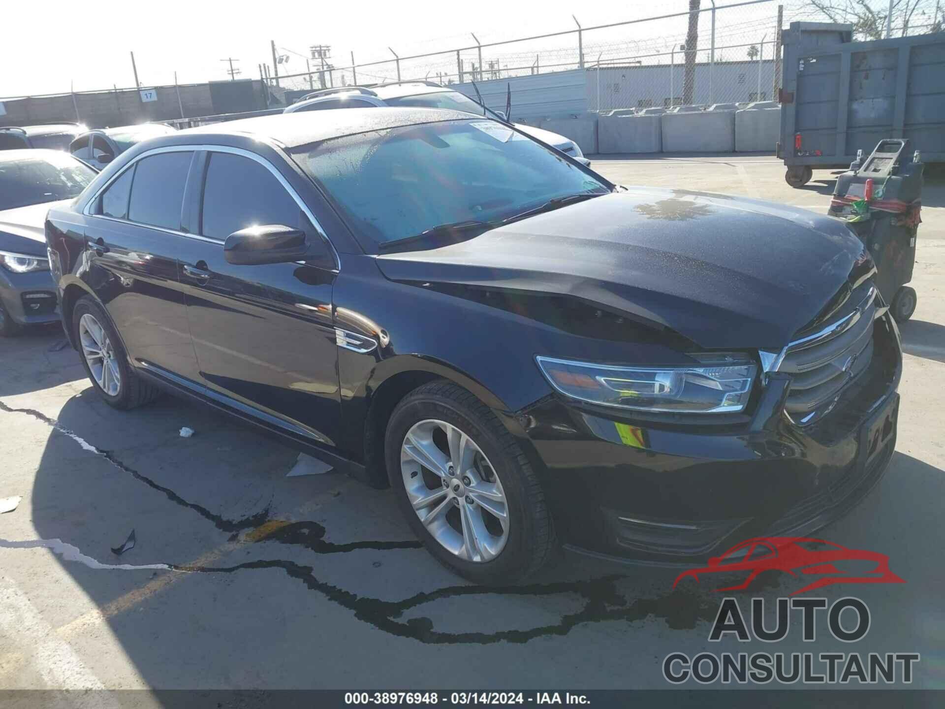 FORD TAURUS 2018 - 1FAHP2H8XJG135182