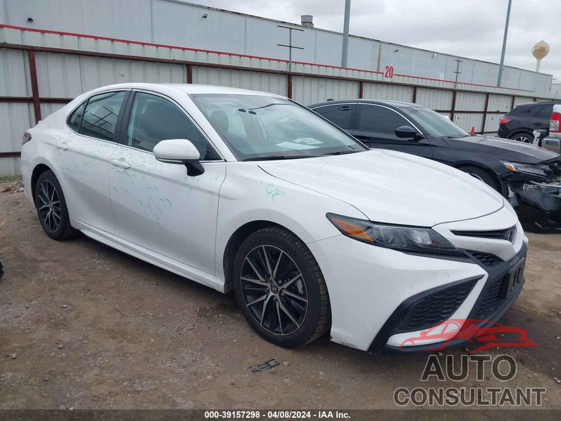 TOYOTA CAMRY 2022 - 4T1G11AK8NU663913