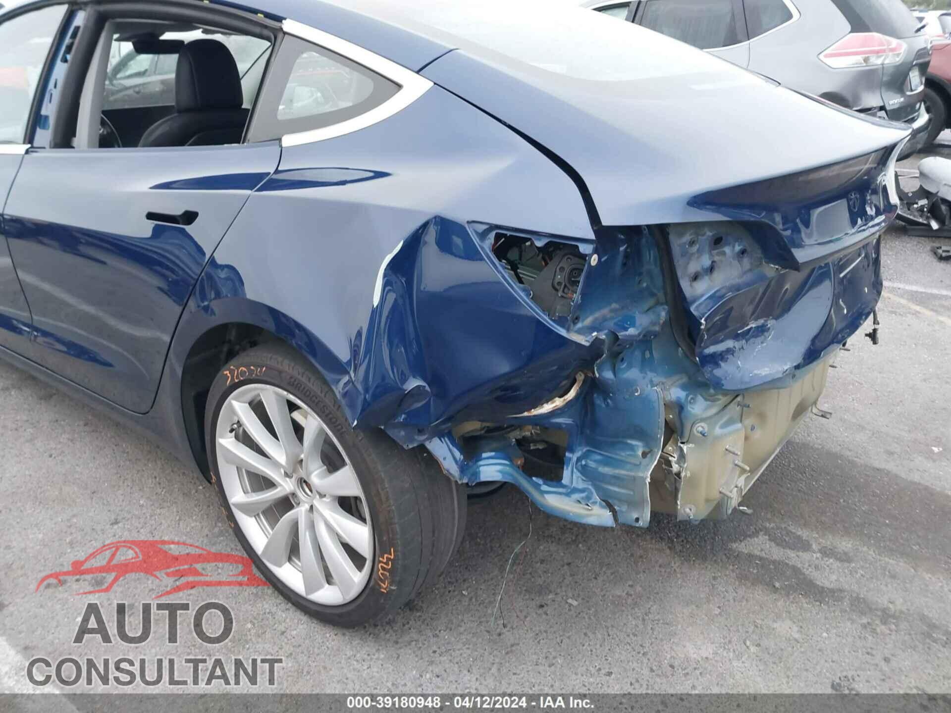 TESLA MODEL 3 2018 - 5YJ3E1EA5JF059957