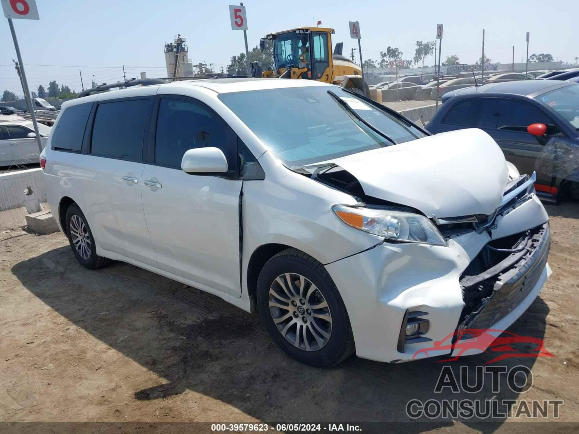 TOYOTA SIENNA 2018 - 5TDYZ3DC1JS914982