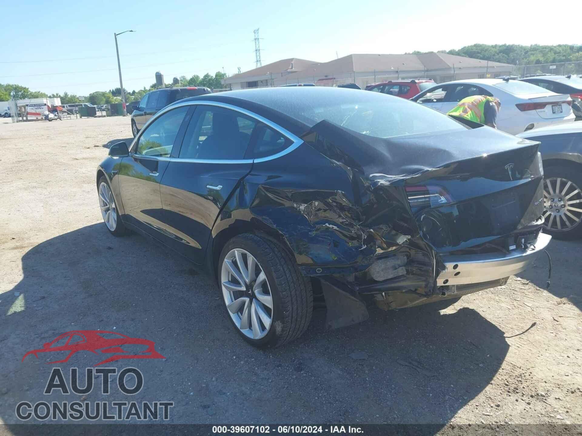 TESLA MODEL 3 2019 - 5YJ3E1EB8KF453401