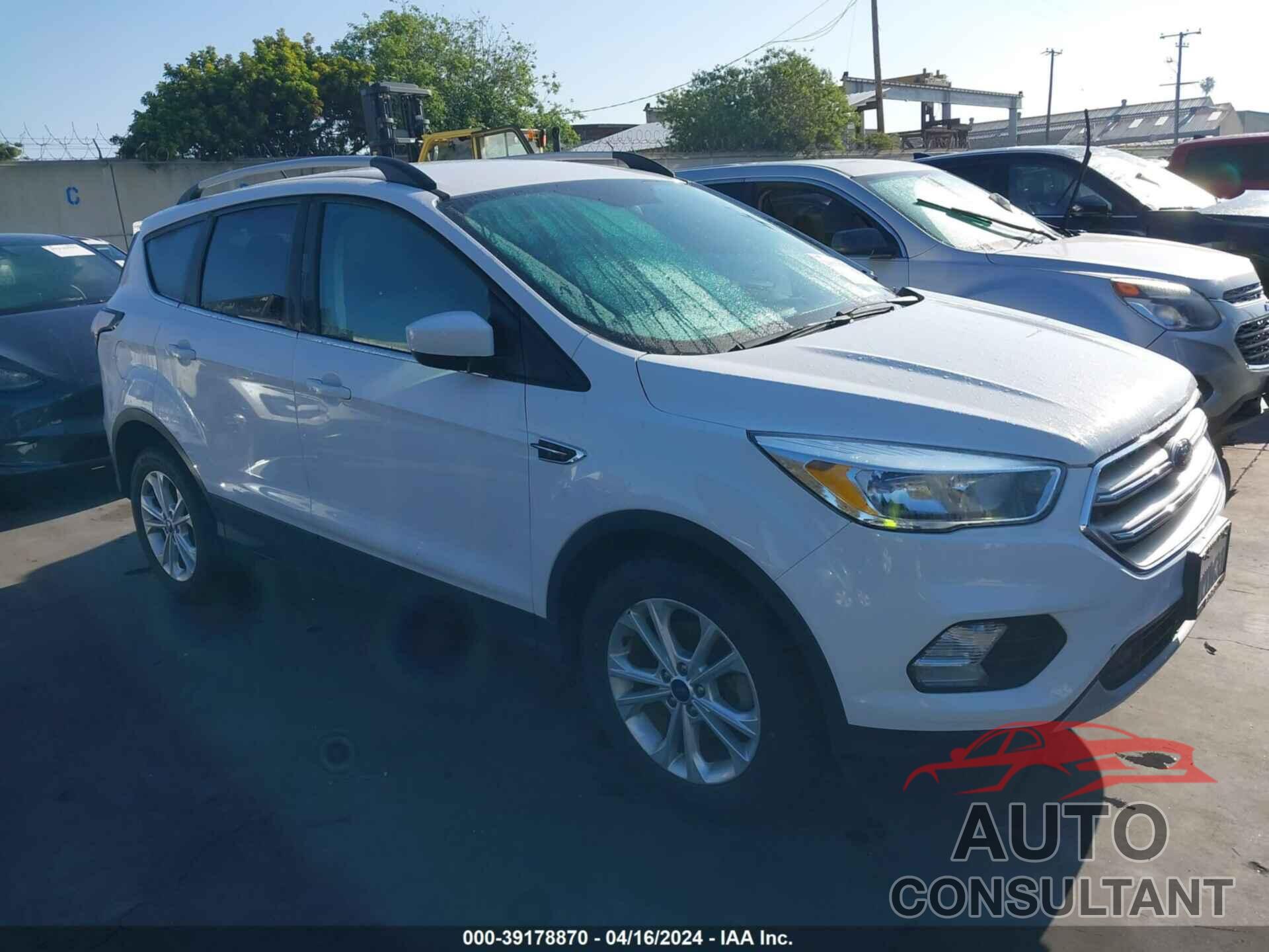 FORD ESCAPE 2017 - 1FMCU0GD9HUC02135