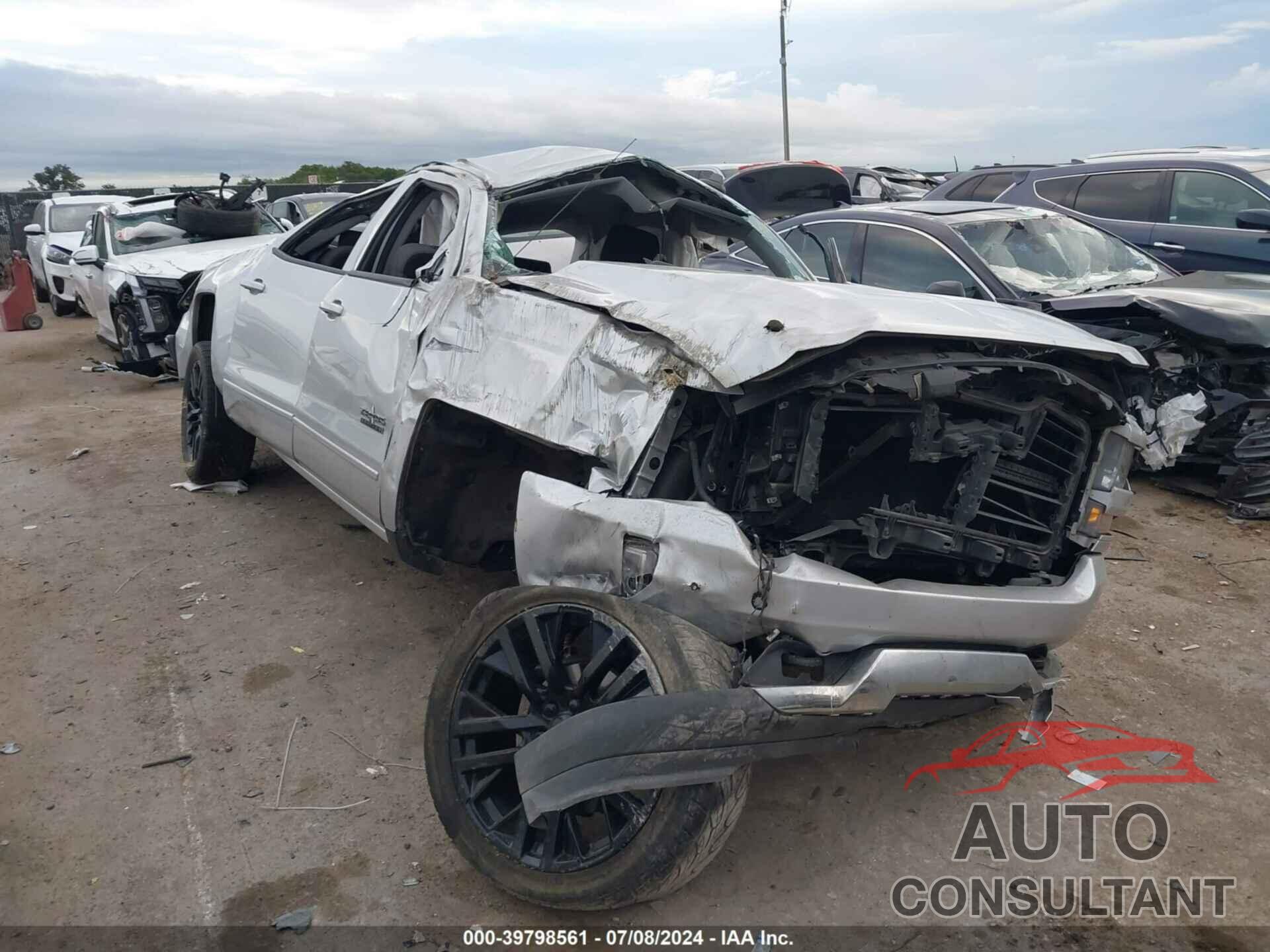 CHEVROLET SILVERADO 1500 2018 - 3GCUKREC0JG575666