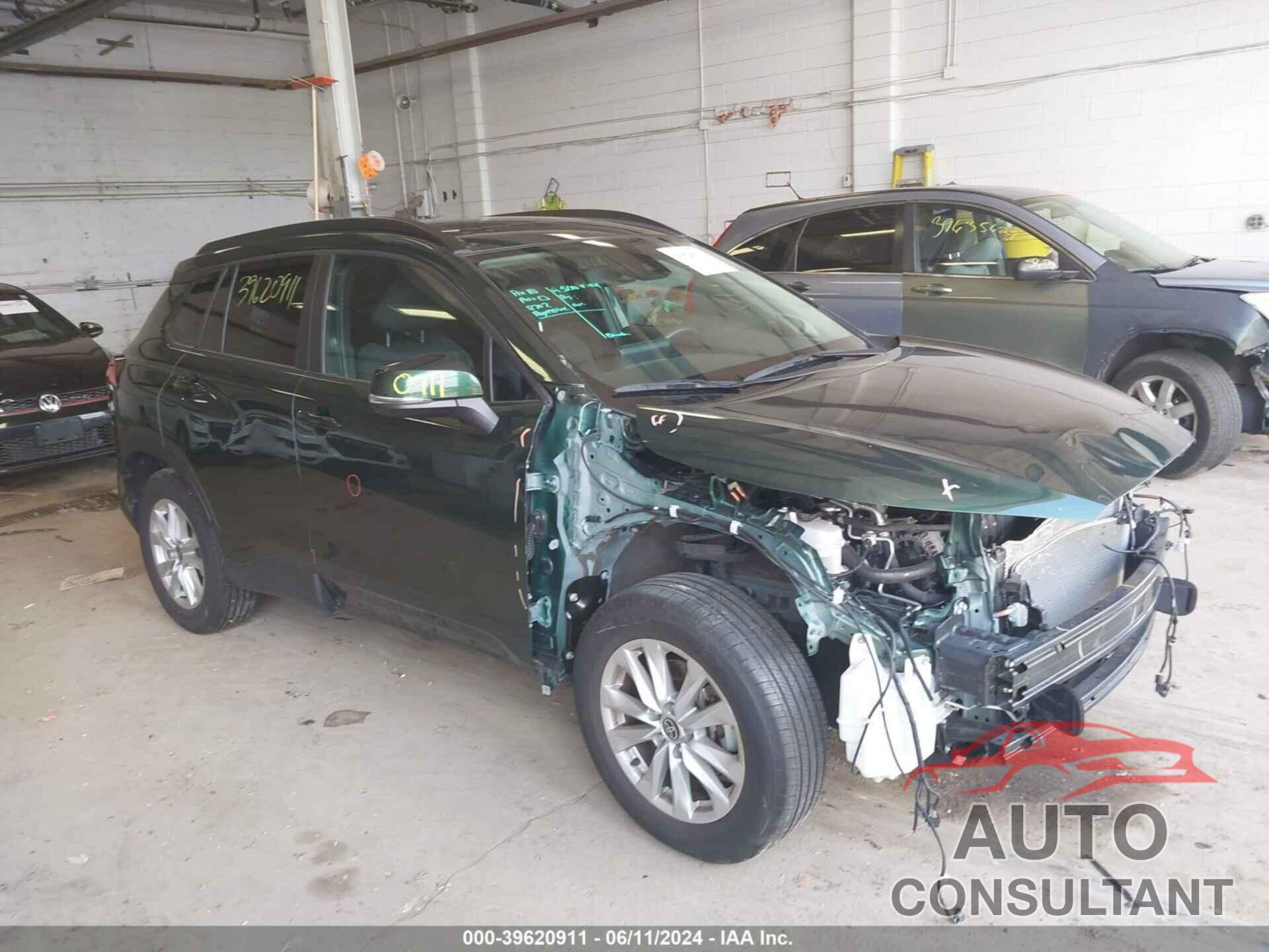 TOYOTA COROLLA CROSS 2022 - 7MUBAABGXNV019039