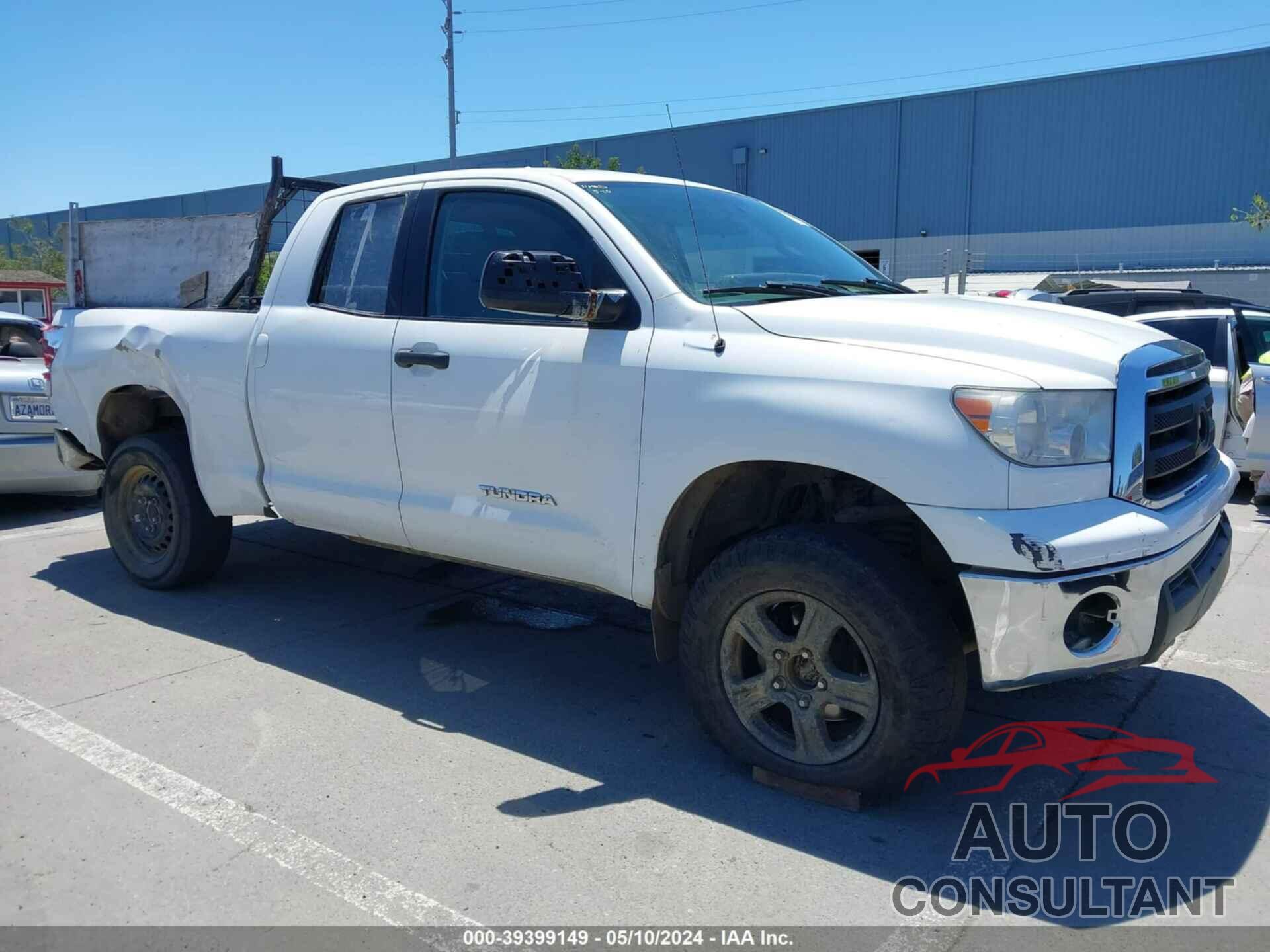 TOYOTA TUNDRA 2011 - 5TFUM5F11BX022280