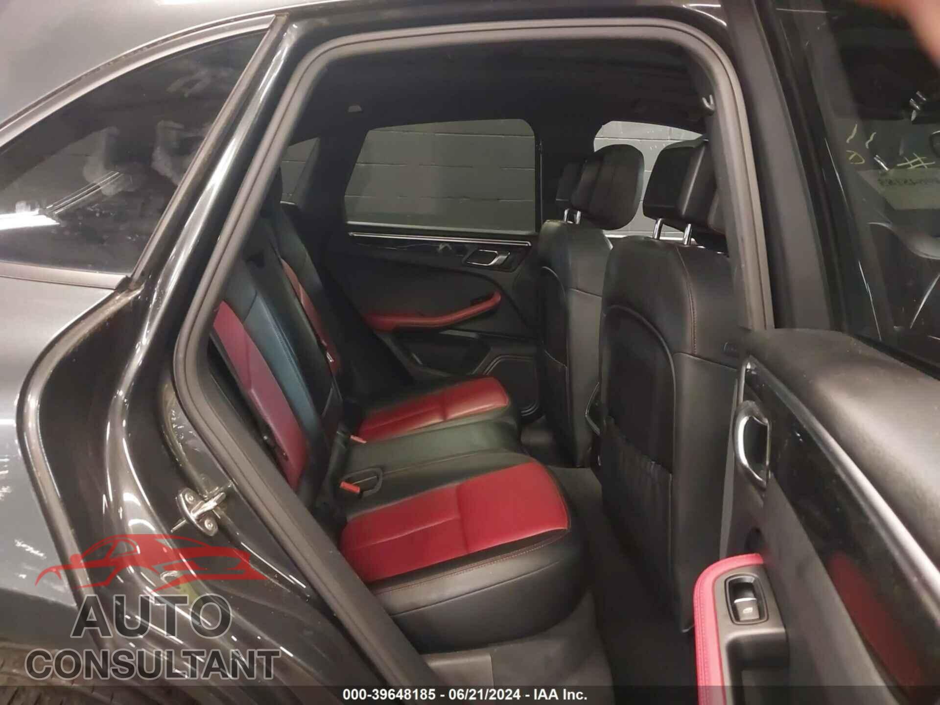 PORSCHE MACAN 2017 - WP1AA2A52HLB02173