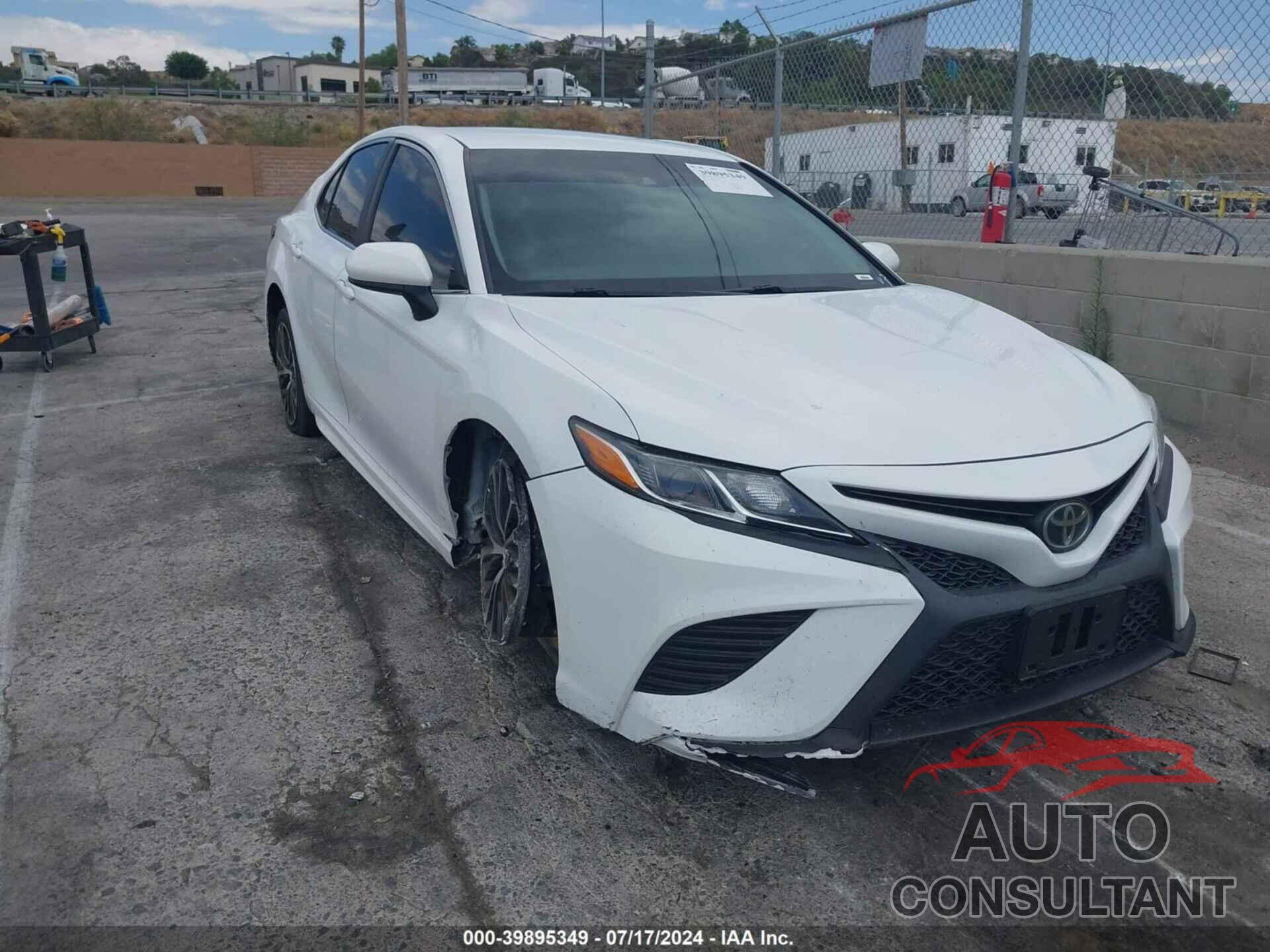TOYOTA CAMRY 2018 - 4T1B11HK7JU087046