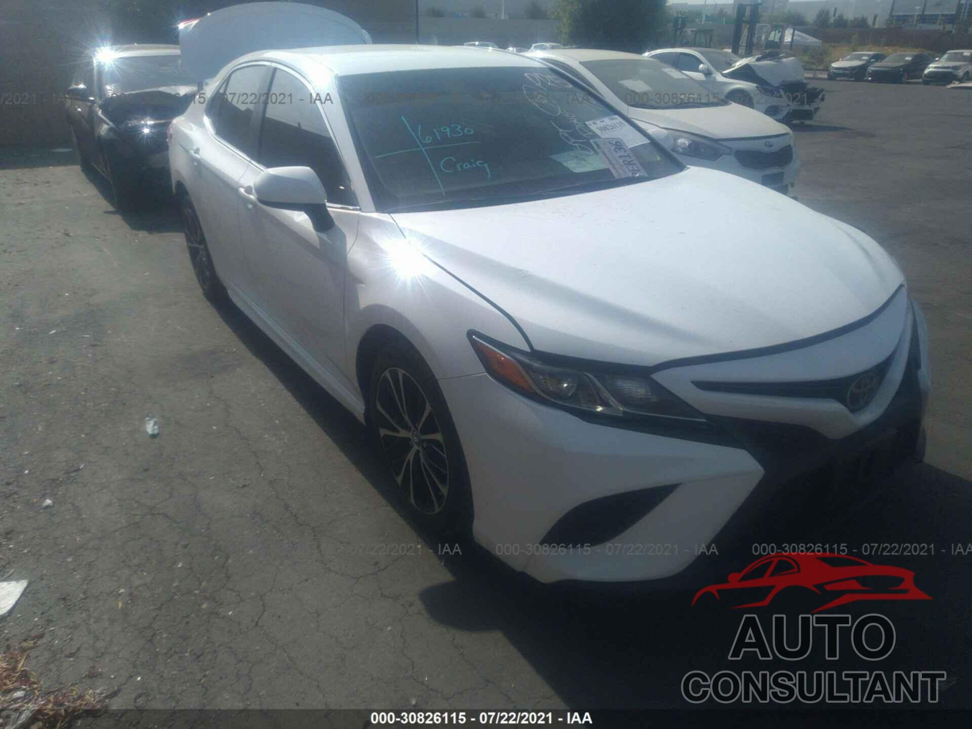 TOYOTA CAMRY 2018 - 4T1B11HK3JU638153