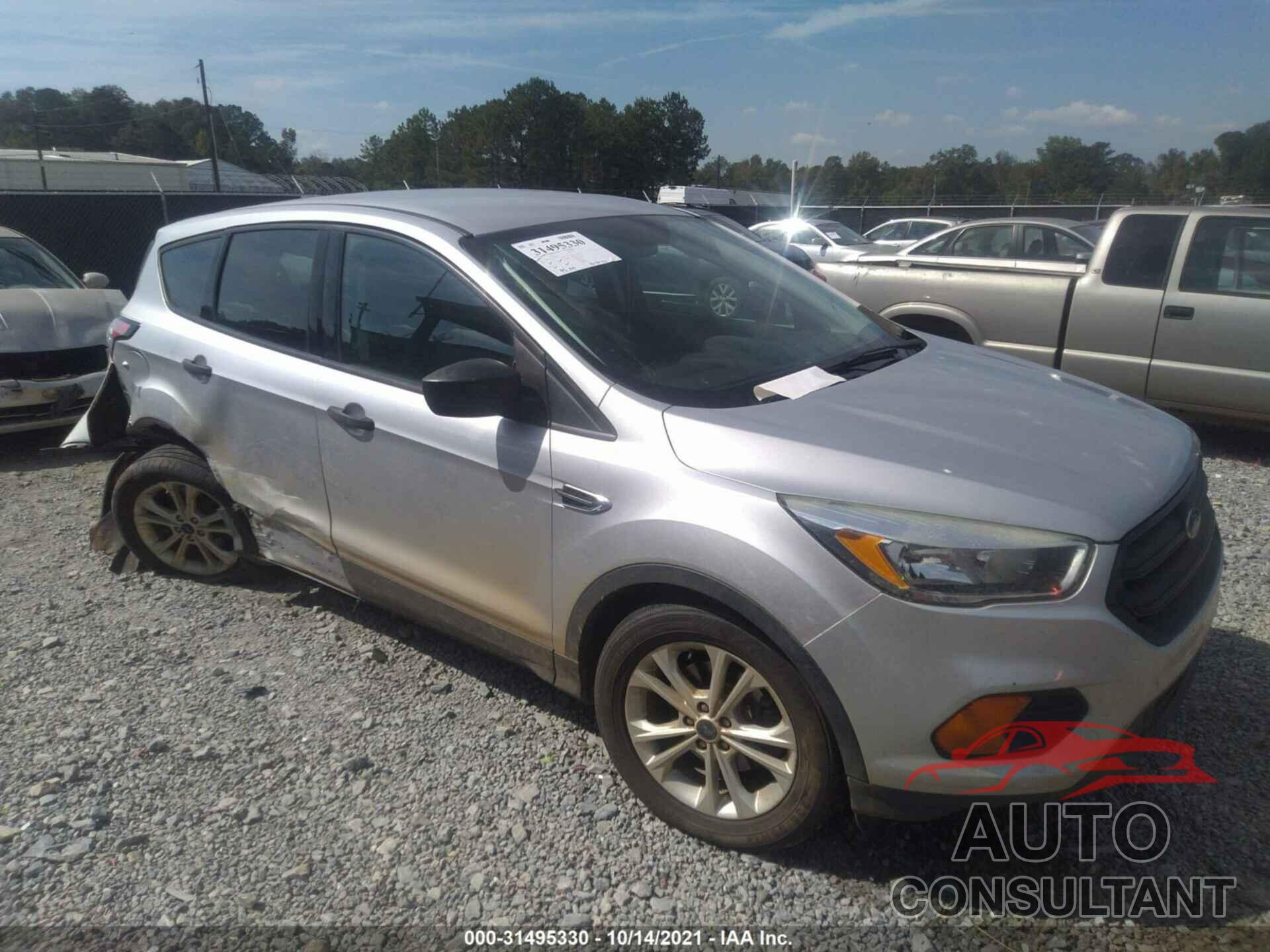 FORD ESCAPE 2017 - 1FMCU0F75HUB62146