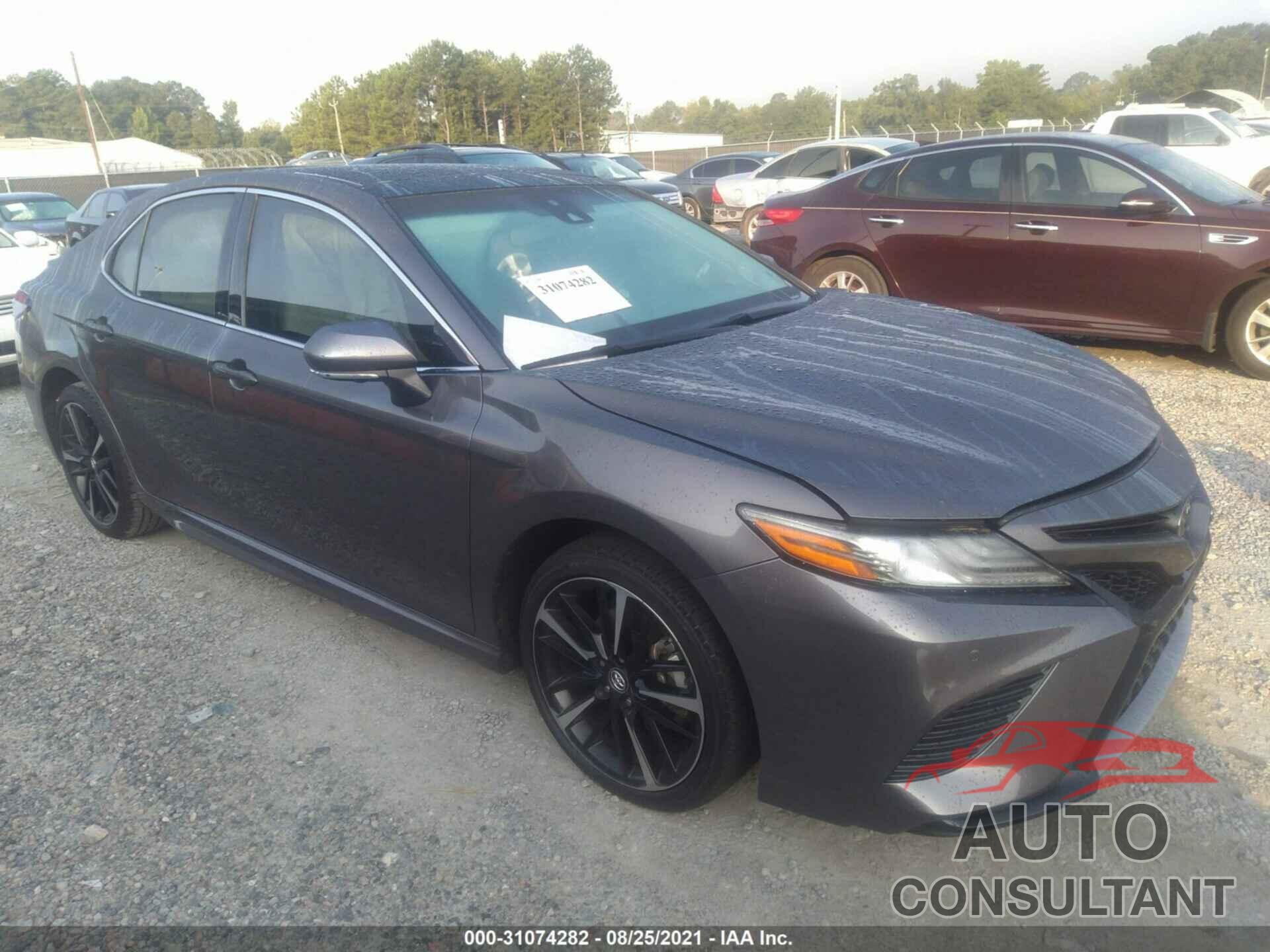 TOYOTA CAMRY 2018 - 4T1B61HK5JU079982