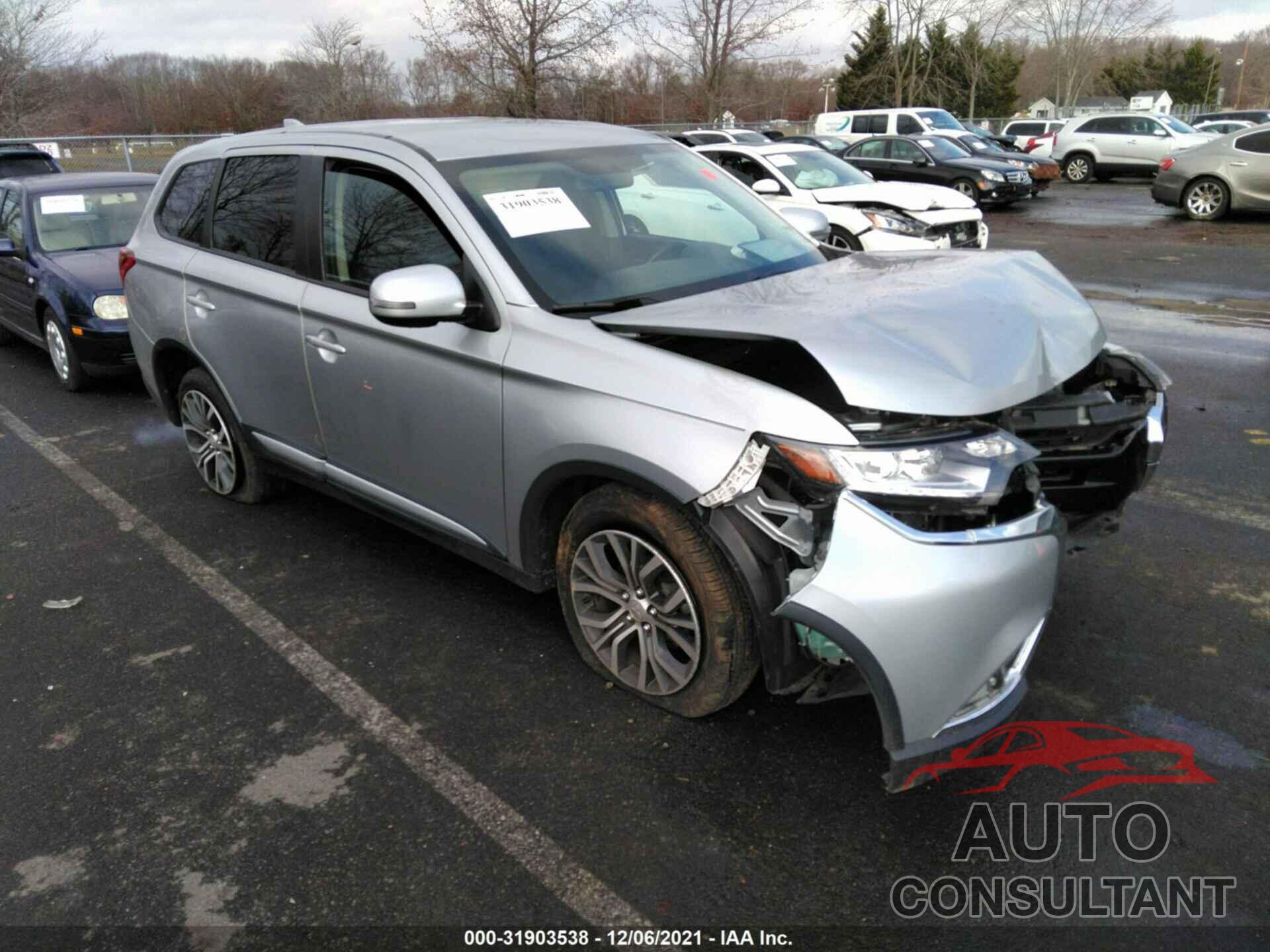 MITSUBISHI OUTLANDER 2018 - JA4AD3A38JJ000367