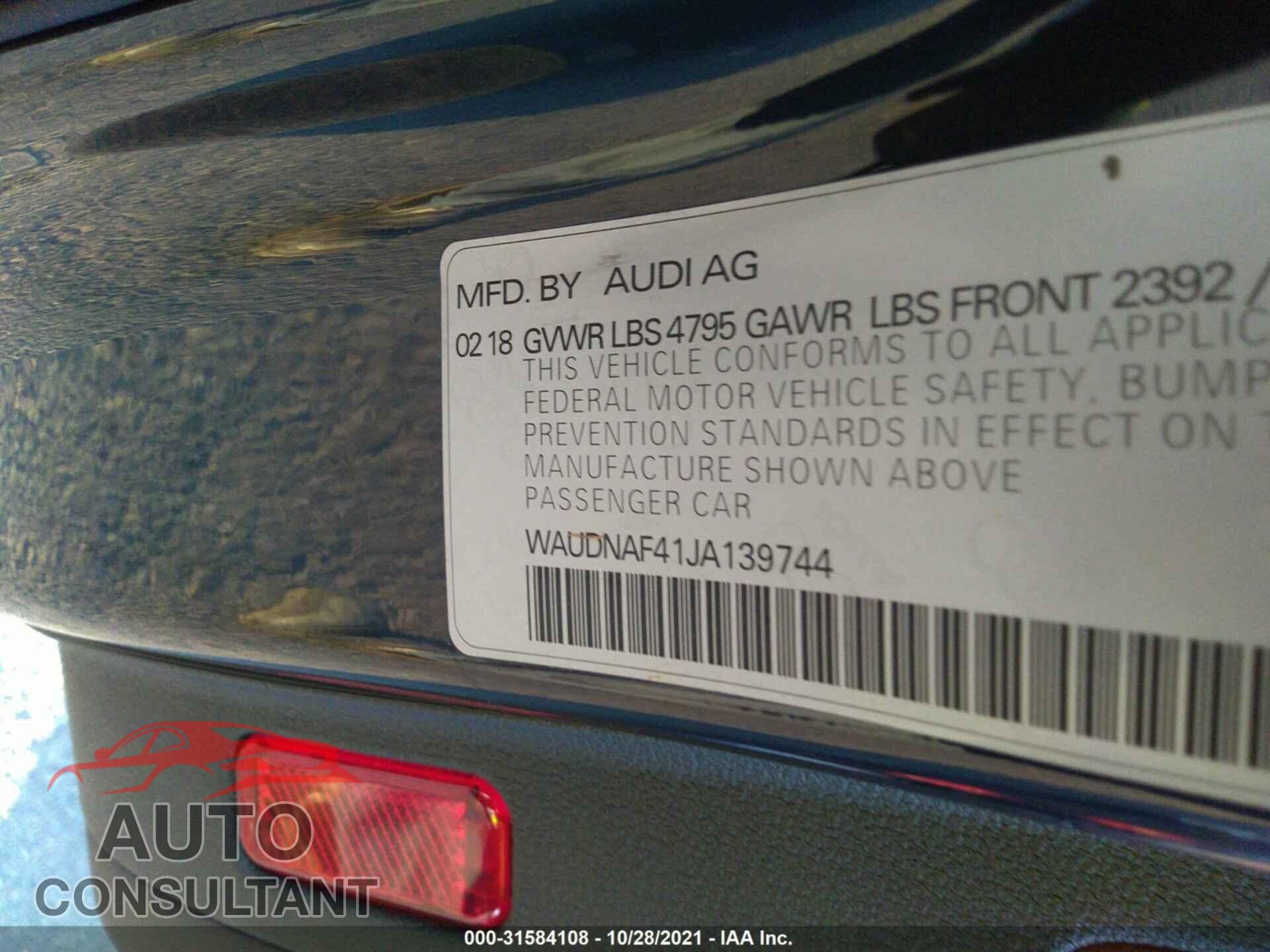 AUDI A4 2018 - WAUDNAF41JA139744