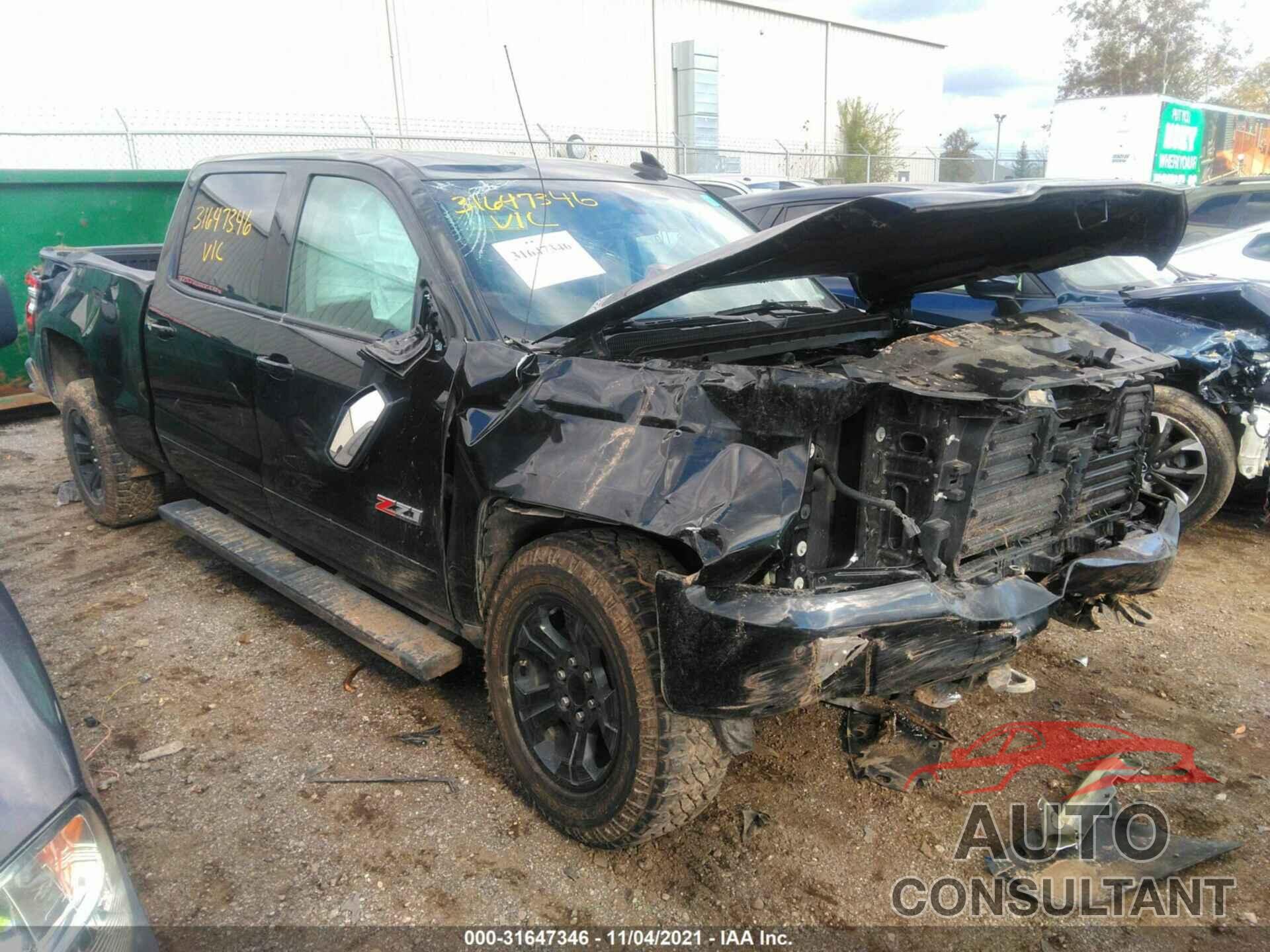 CHEVROLET SILVERADO 1500 2018 - 1GCUKREC4JF218265