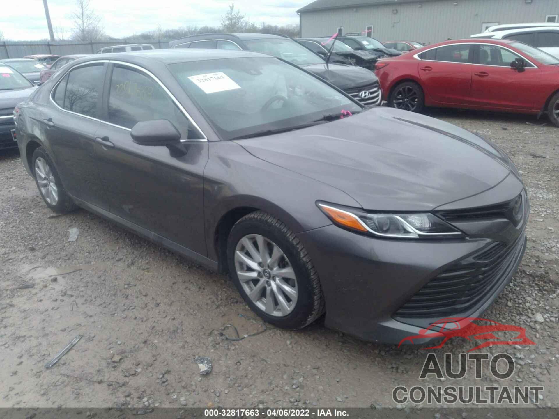 TOYOTA CAMRY 2018 - 4T1B11HK8JU006782