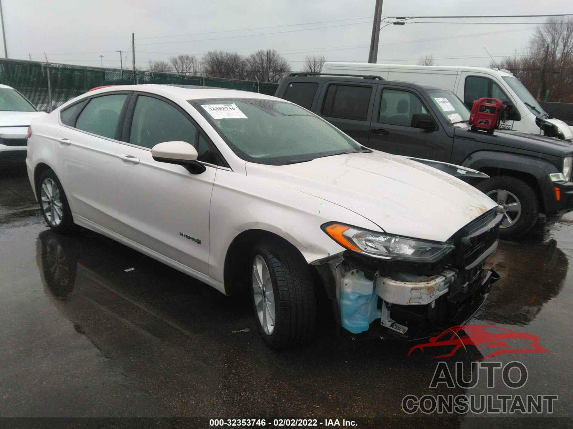 FORD FUSION HYBRID 2019 - 3FA6P0LU7KR165038
