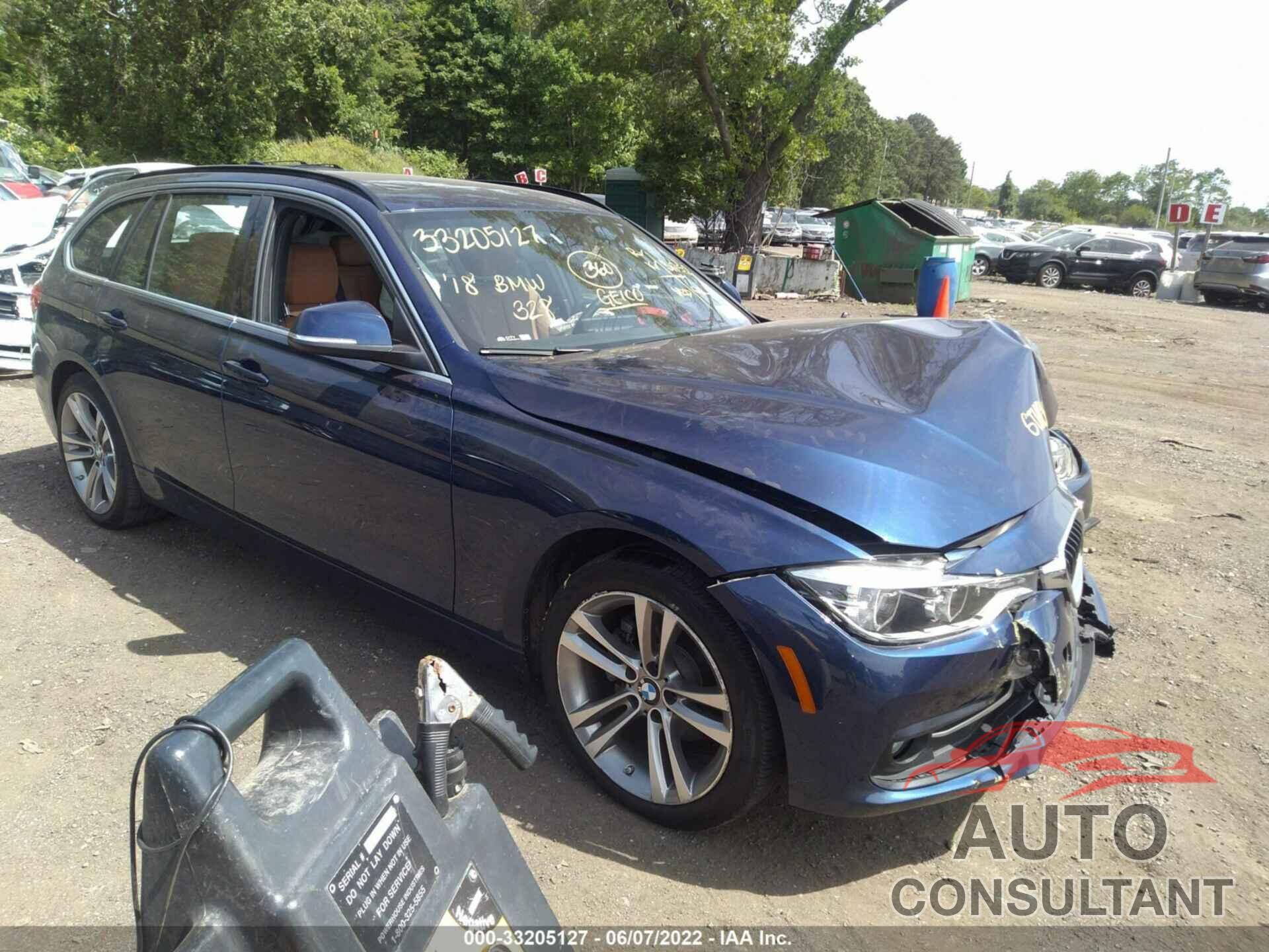 BMW 3 SERIES 2018 - WBA8J1C59JA019085