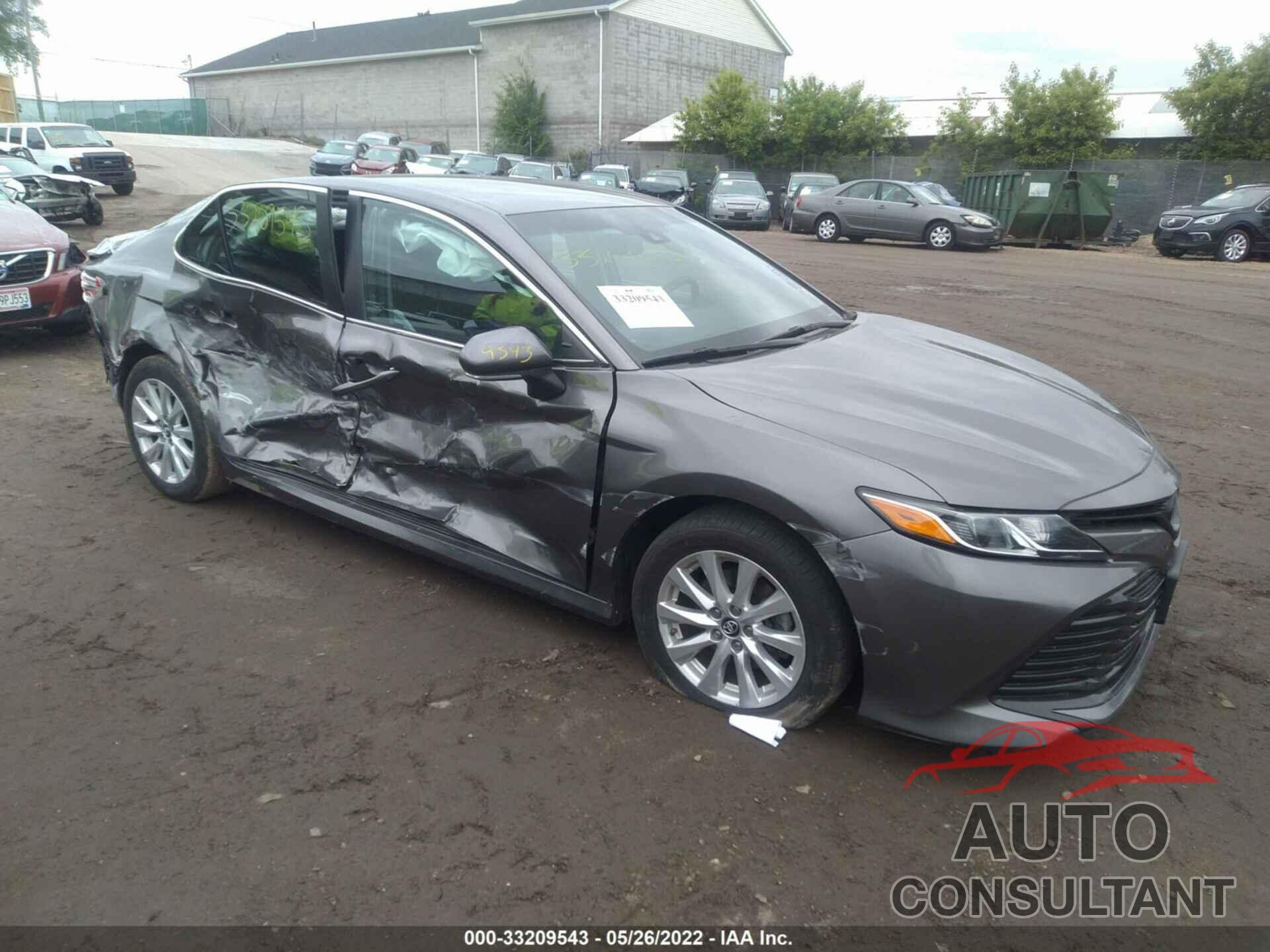 TOYOTA CAMRY 2018 - 4T1B11HK4JU527000