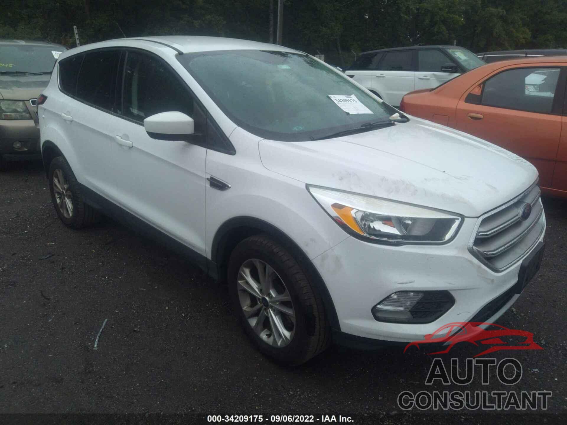 FORD ESCAPE 2017 - 1FMCU9GD3HUC73593