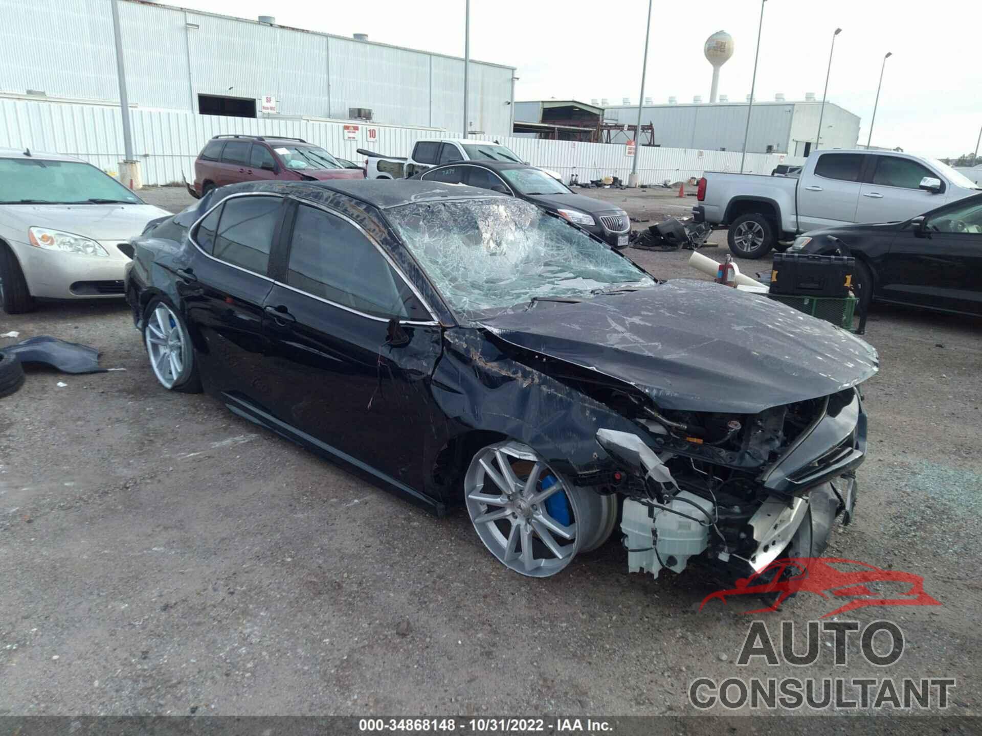 TOYOTA CAMRY 2018 - 4T1B11HK4JU553838