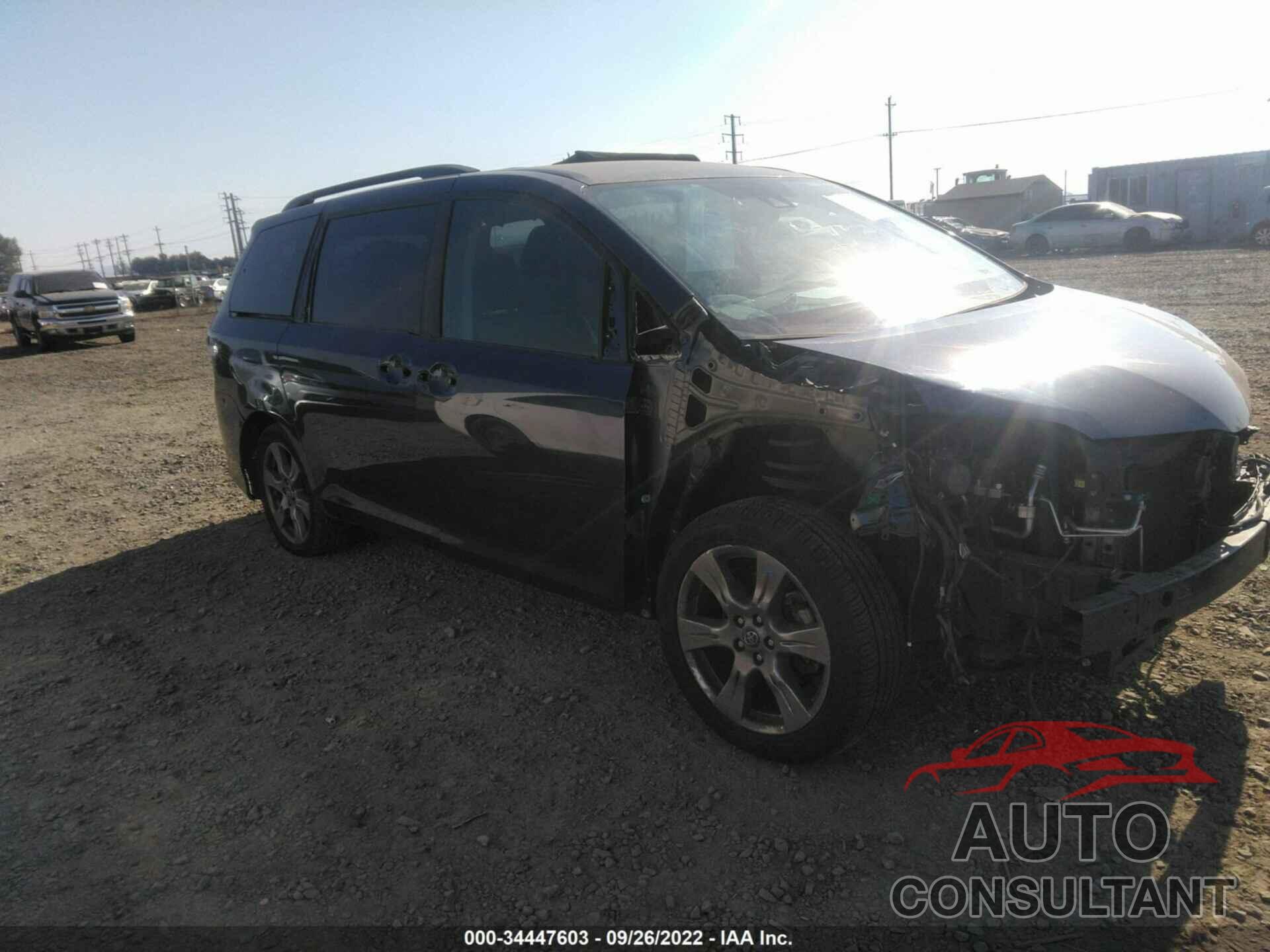 TOYOTA SIENNA 2018 - 5TDXZ3DC5JS927732