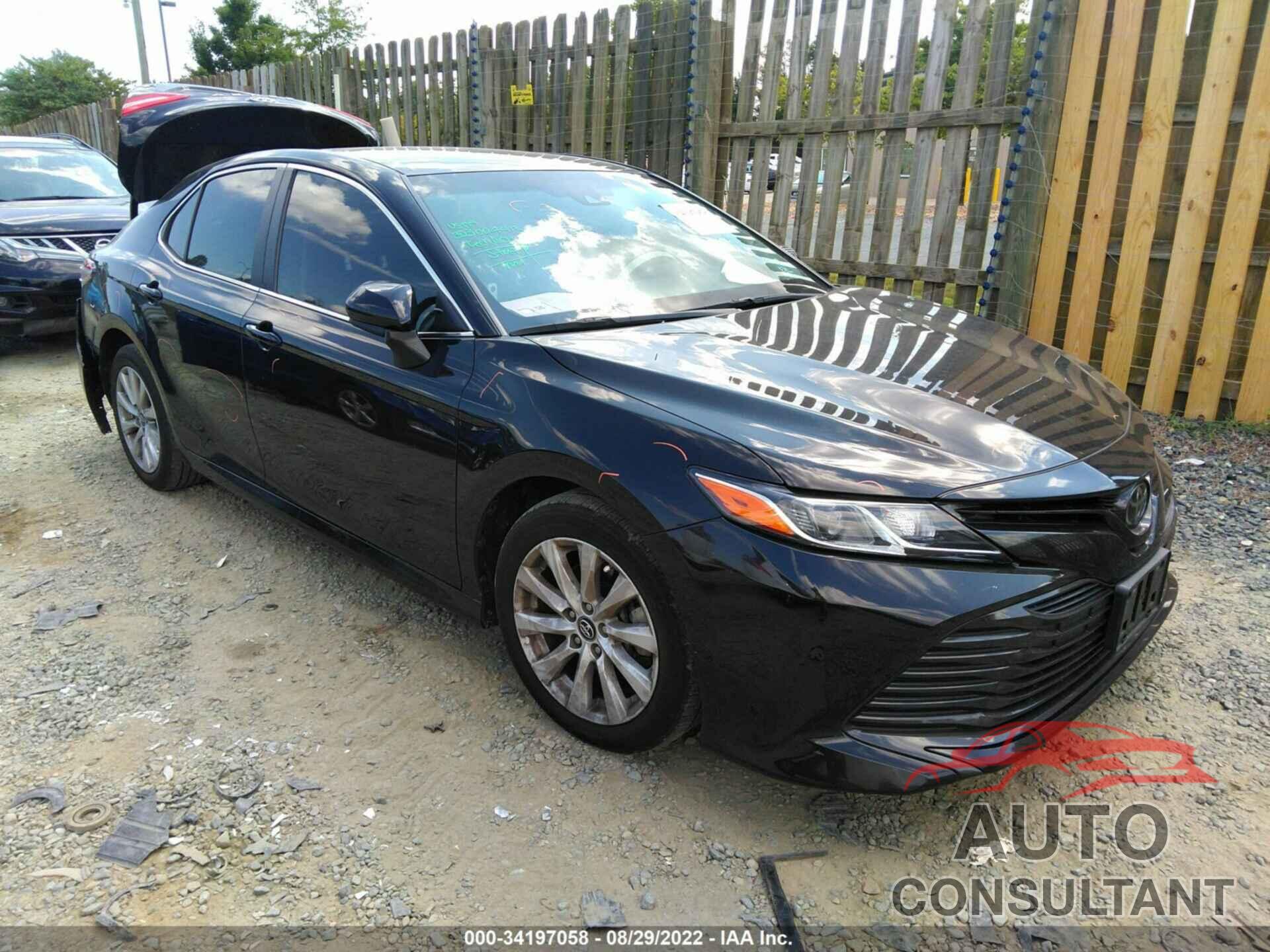 TOYOTA CAMRY 2018 - 4T1B11HK8JU625091