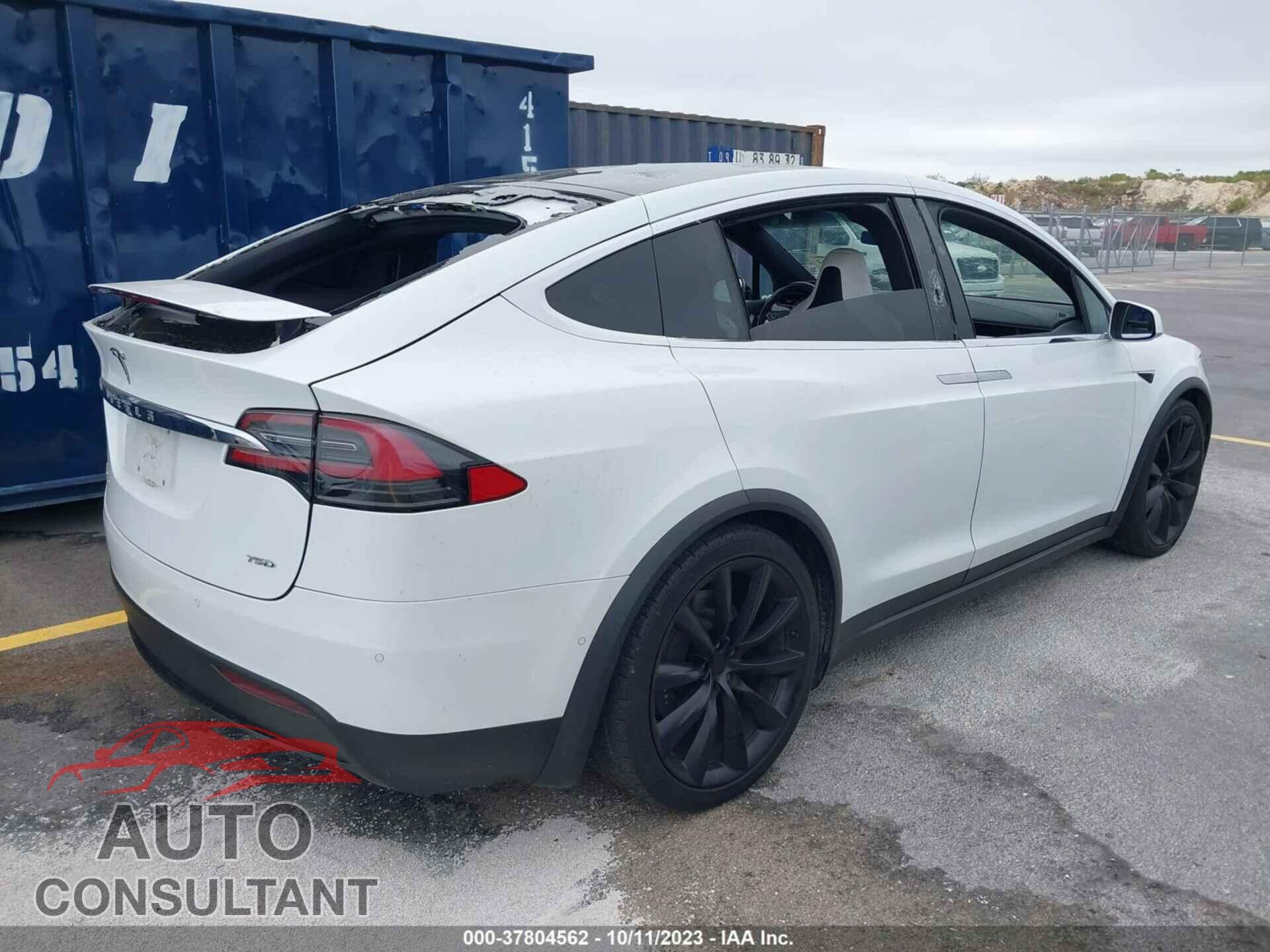 TESLA MODEL X 2018 - 5YJXCAE2XJF113995