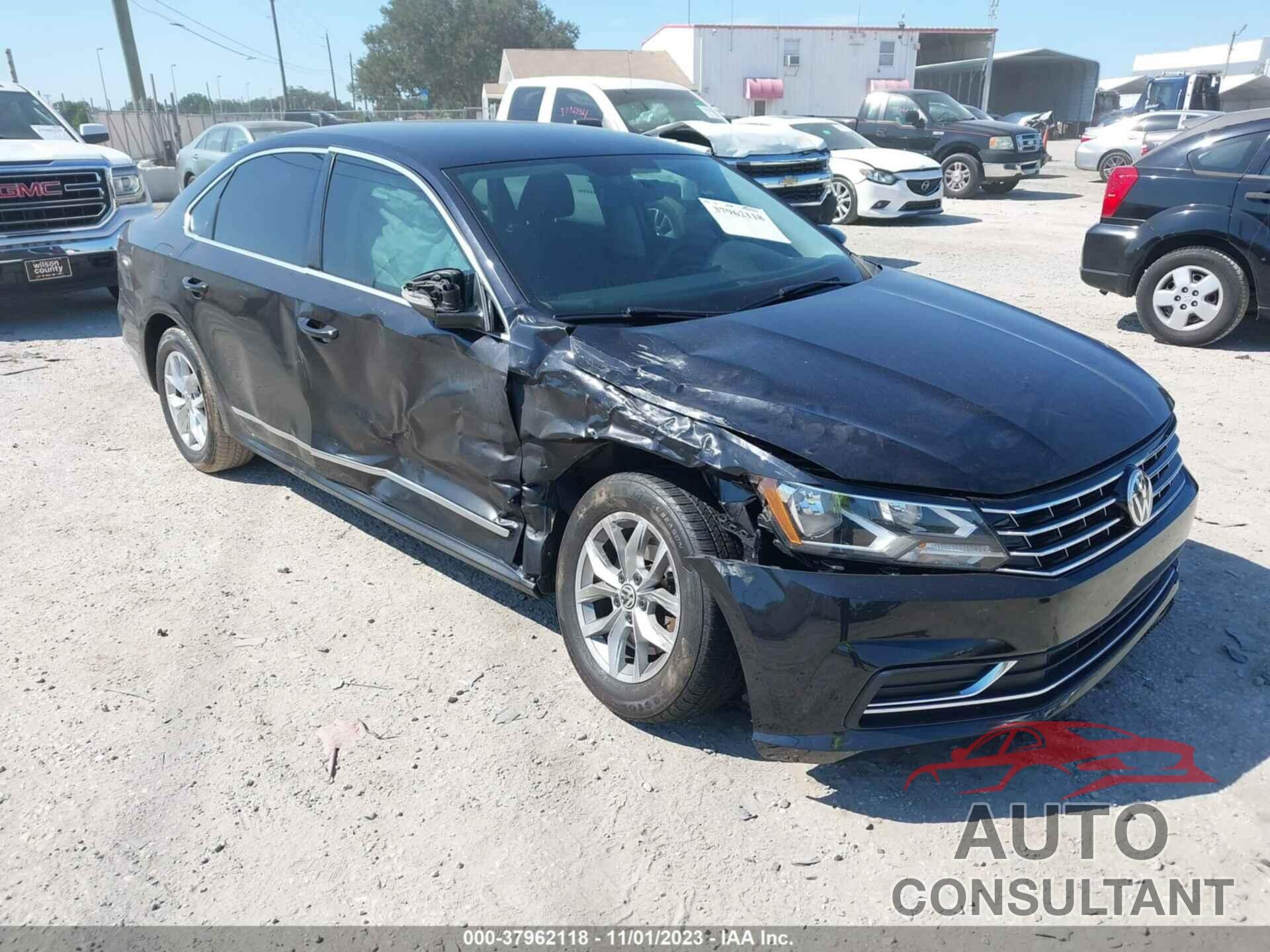 VOLKSWAGEN PASSAT 2017 - 1VWAT7A35HC025268