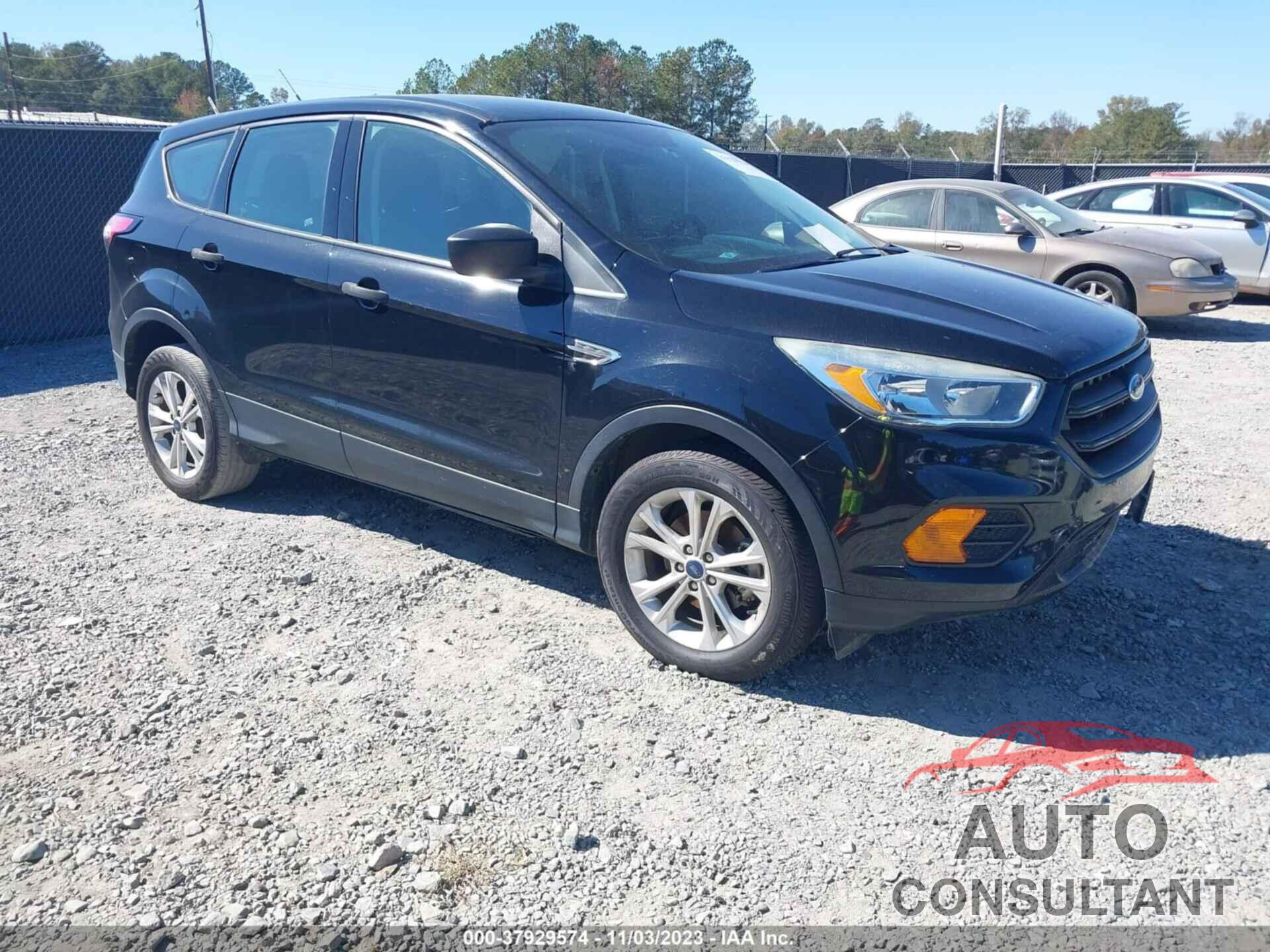 FORD ESCAPE 2017 - 1FMCU0F78HUC06821