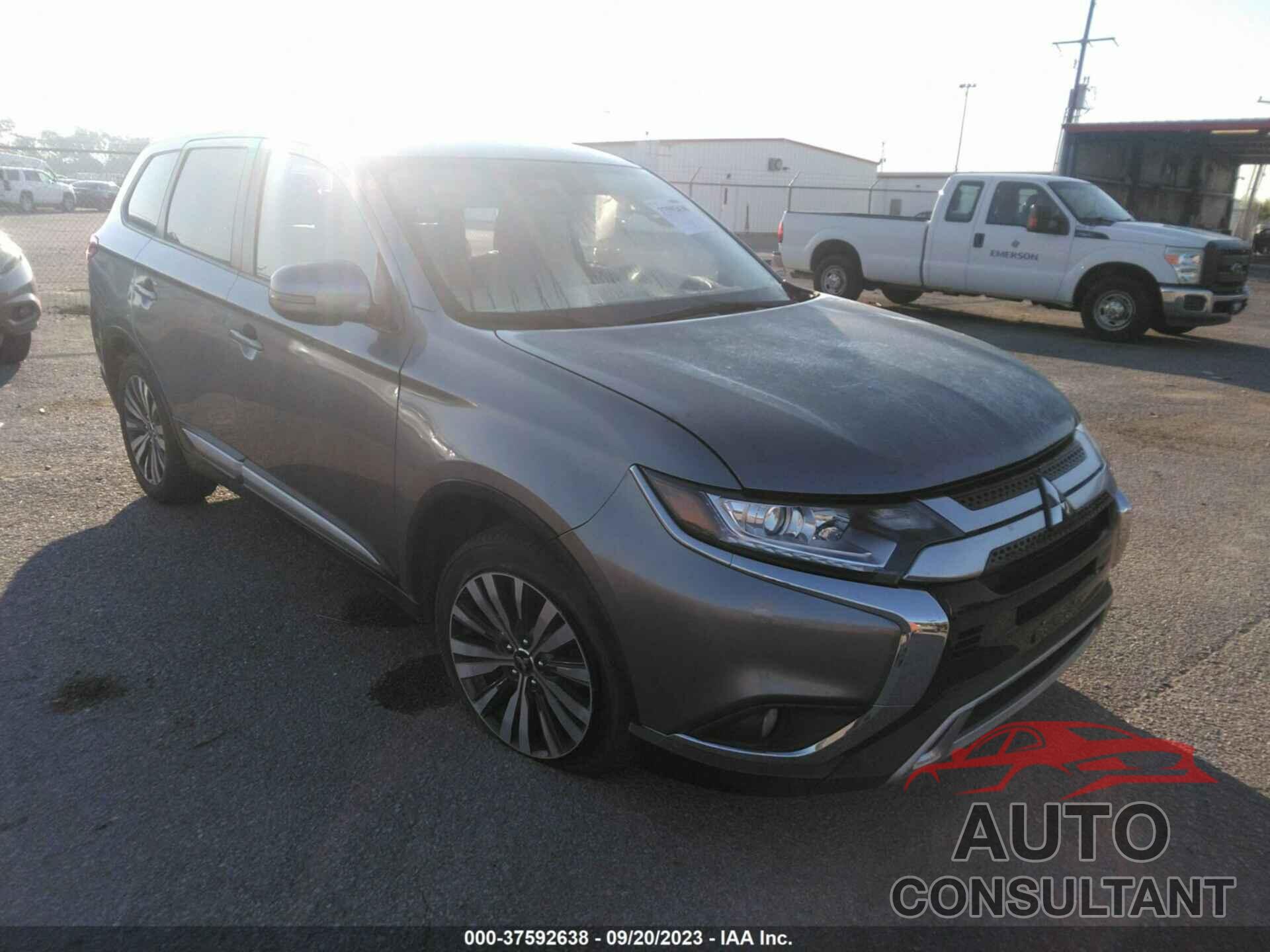 MITSUBISHI OUTLANDER 2020 - JA4AD3A32LZ010011
