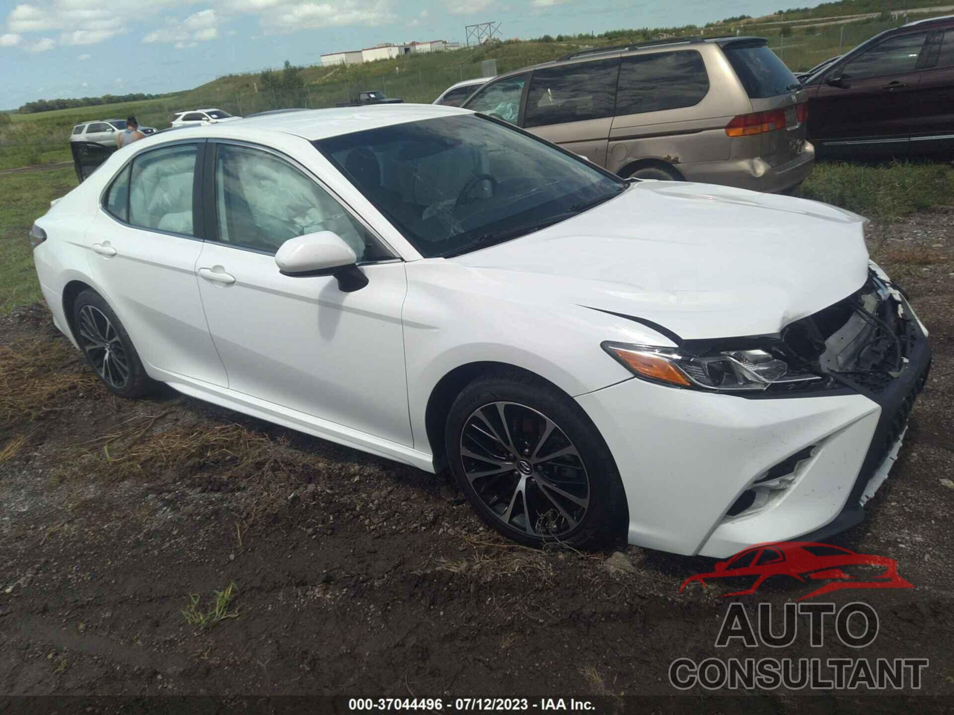 TOYOTA CAMRY 2020 - 4T1G11AK2LU343774