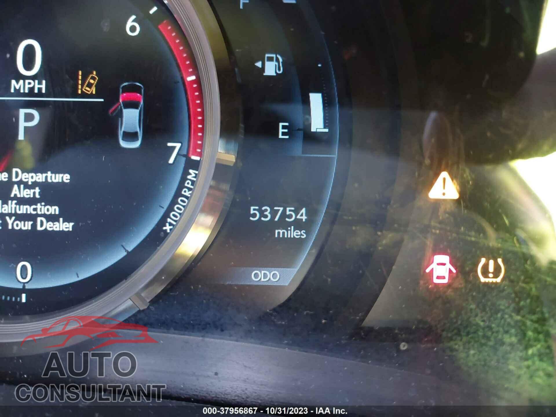 LEXUS IS 2017 - JTHBA1D27H5060734