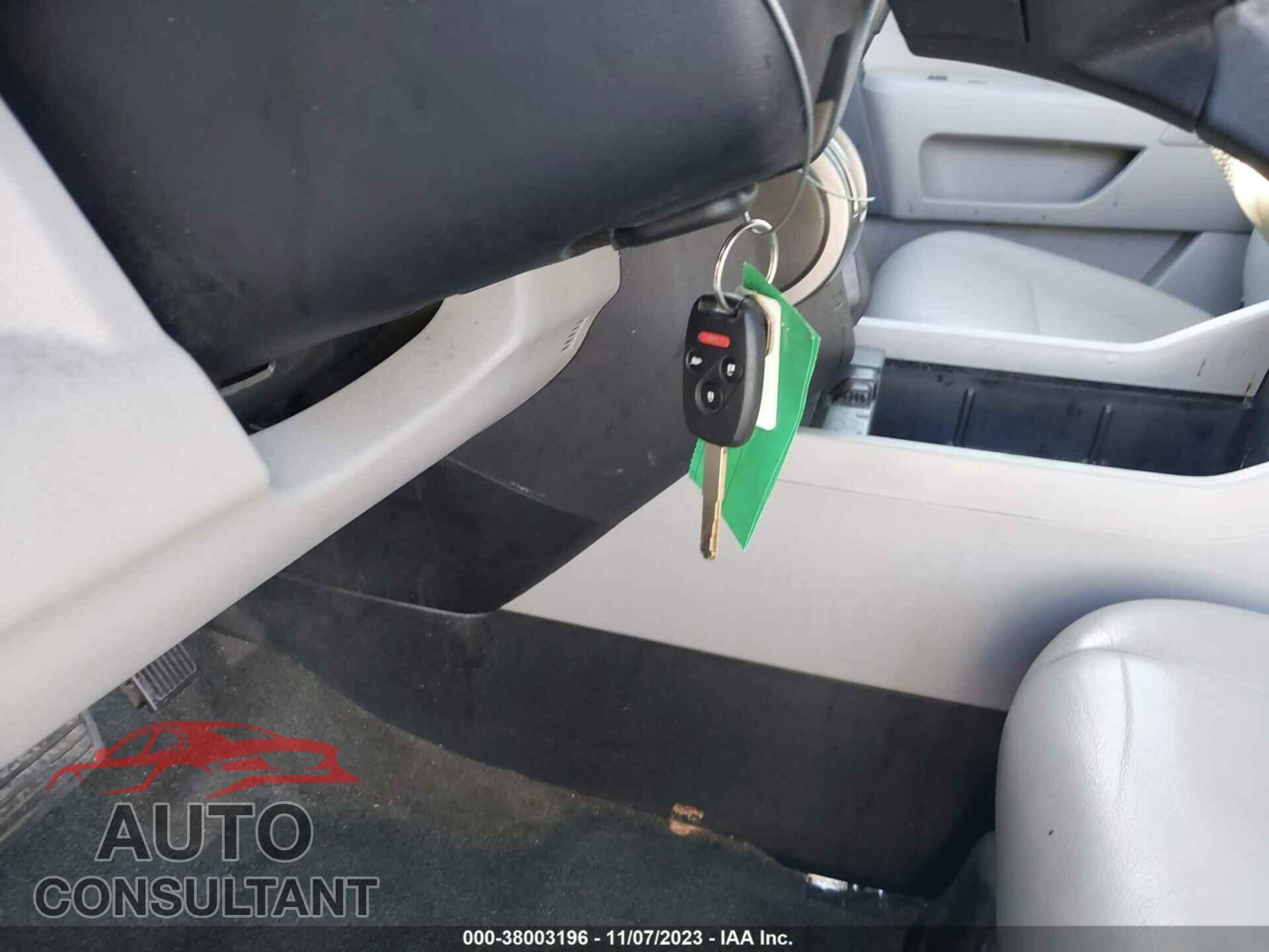HONDA PILOT 2015 - 5FNYF3H2XFB002843