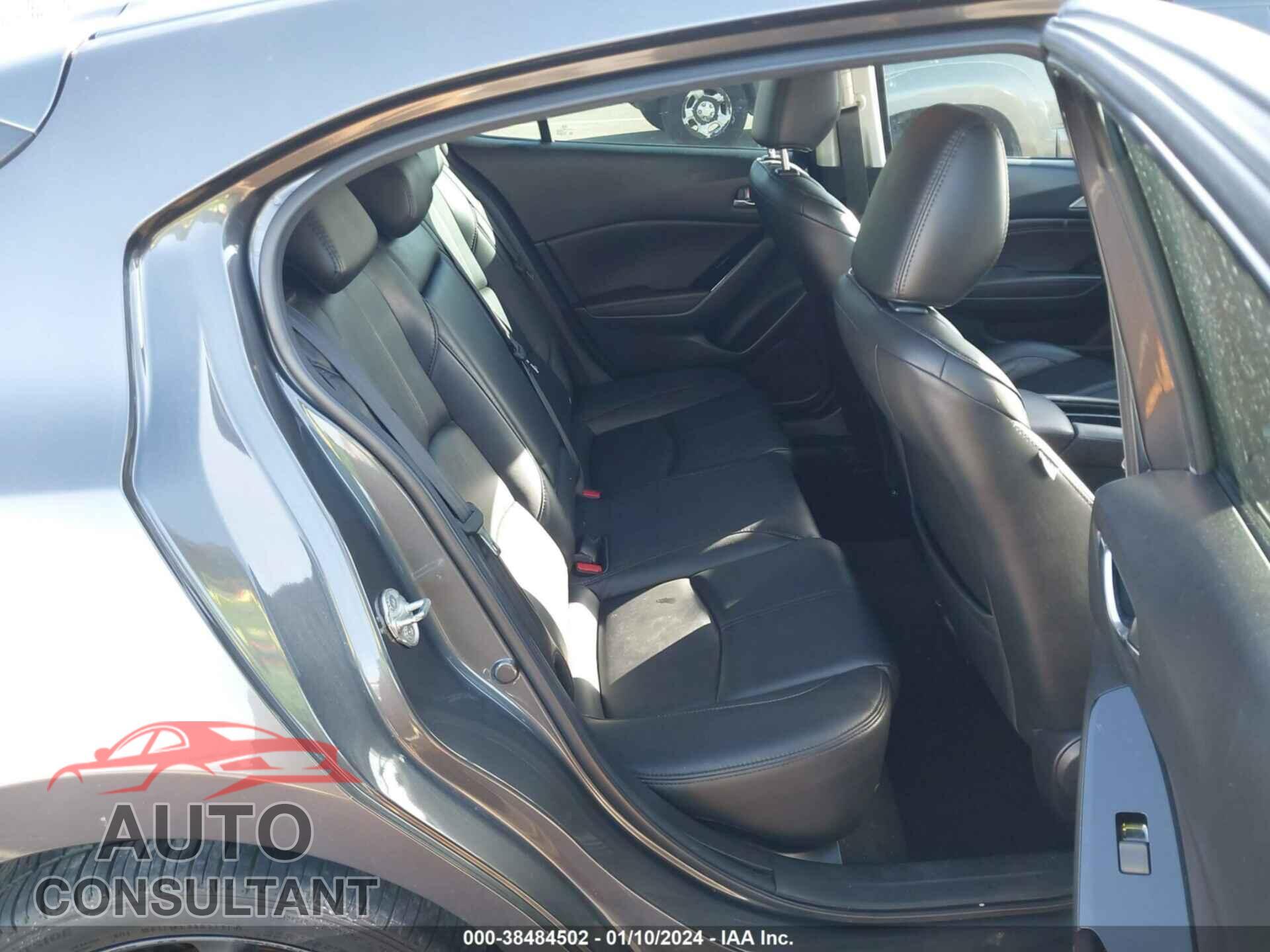 MAZDA MAZDA3 2018 - 3MZBN1L30JM229621