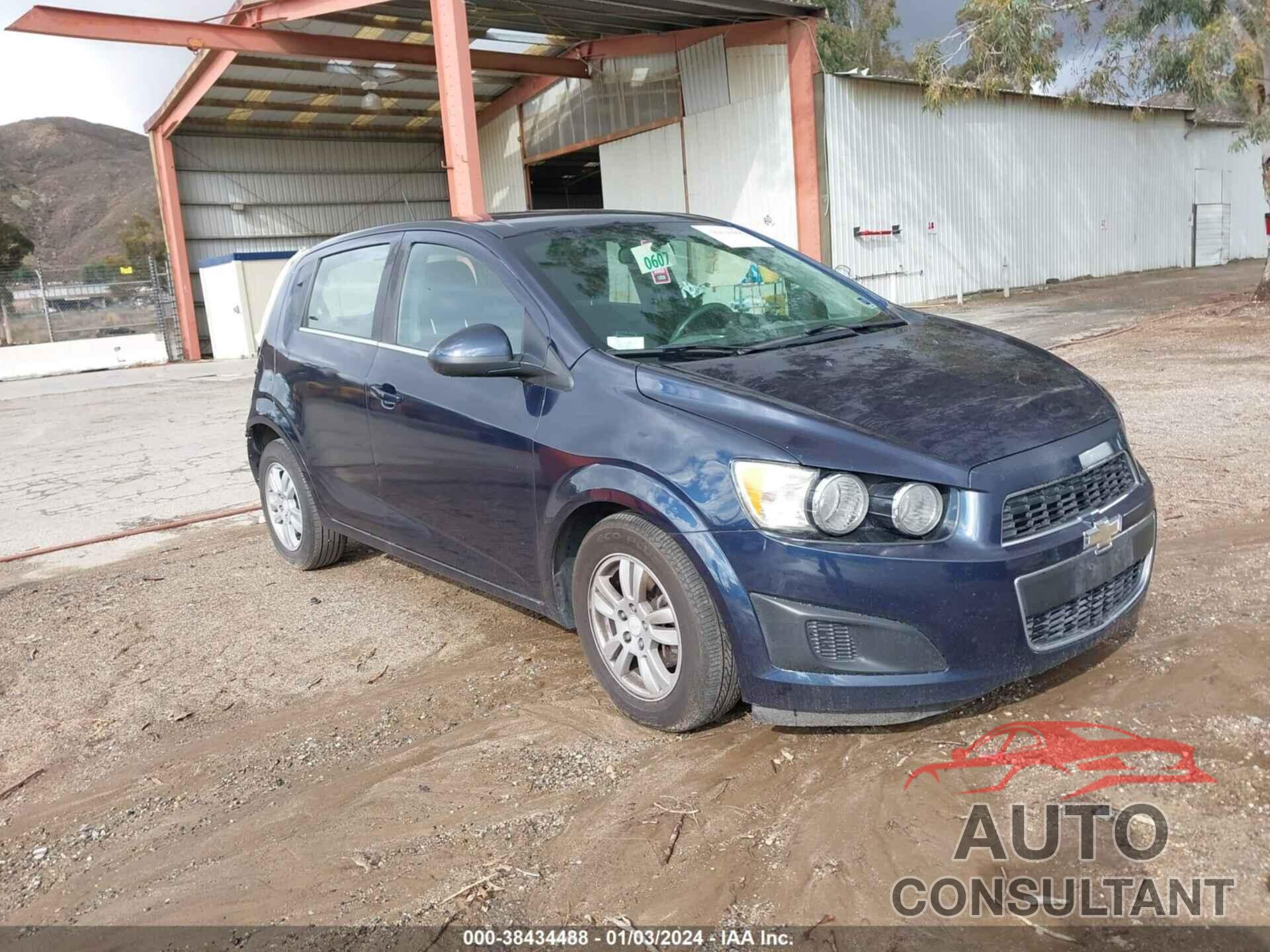 CHEVROLET SONIC 2016 - 1G1JC6SH2G4156327