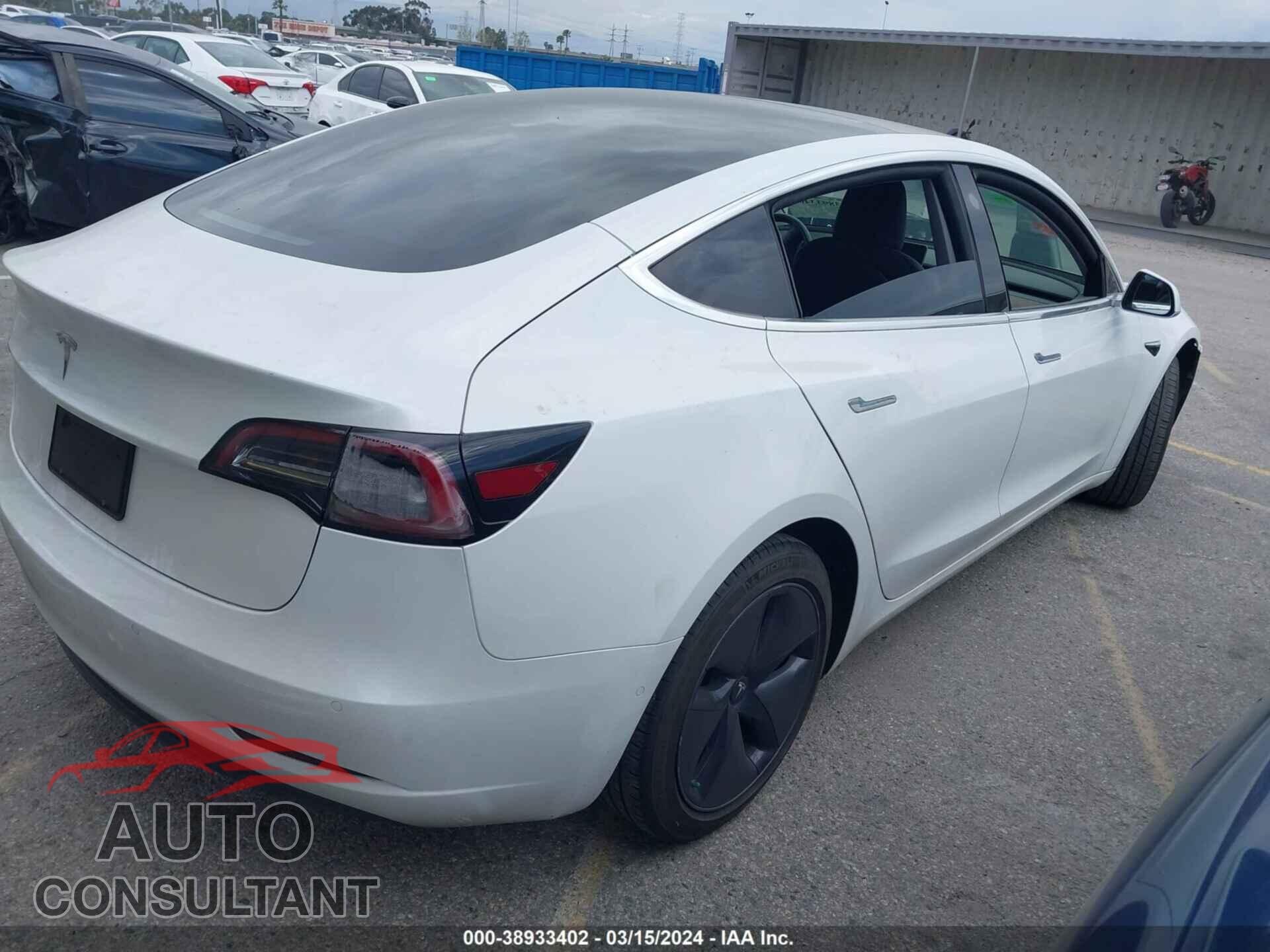 TESLA MODEL 3 2019 - 5YJ3E1EA5KF208319