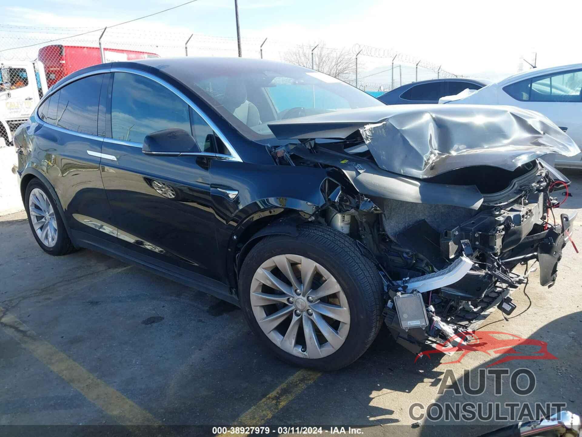 TESLA MODEL X 2018 - 5YJXCAE26JF087623