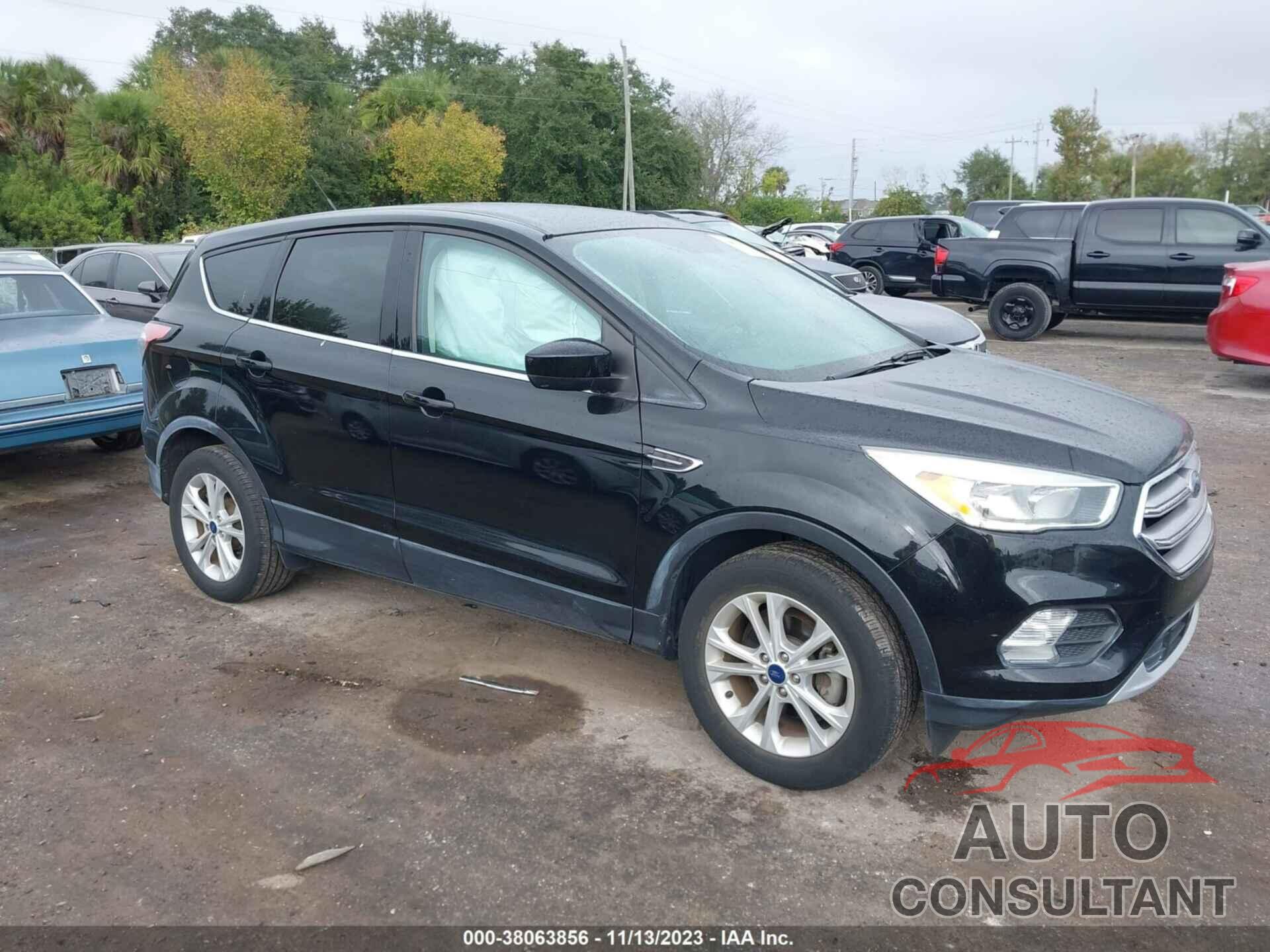 FORD ESCAPE 2017 - 1FMCU0GD7HUC43850