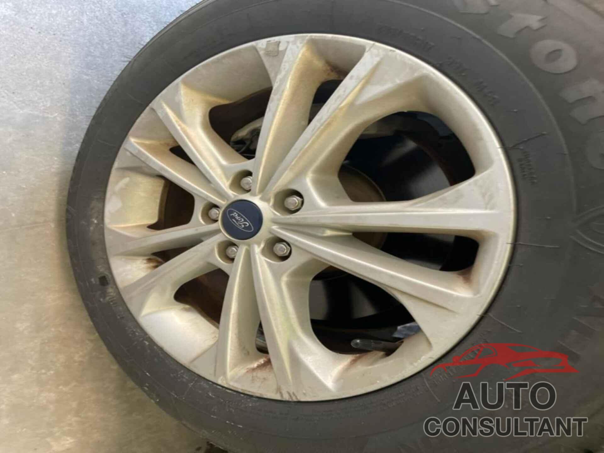 FORD ESCAPE 2018 - 1FMCU0GD5JUB46961